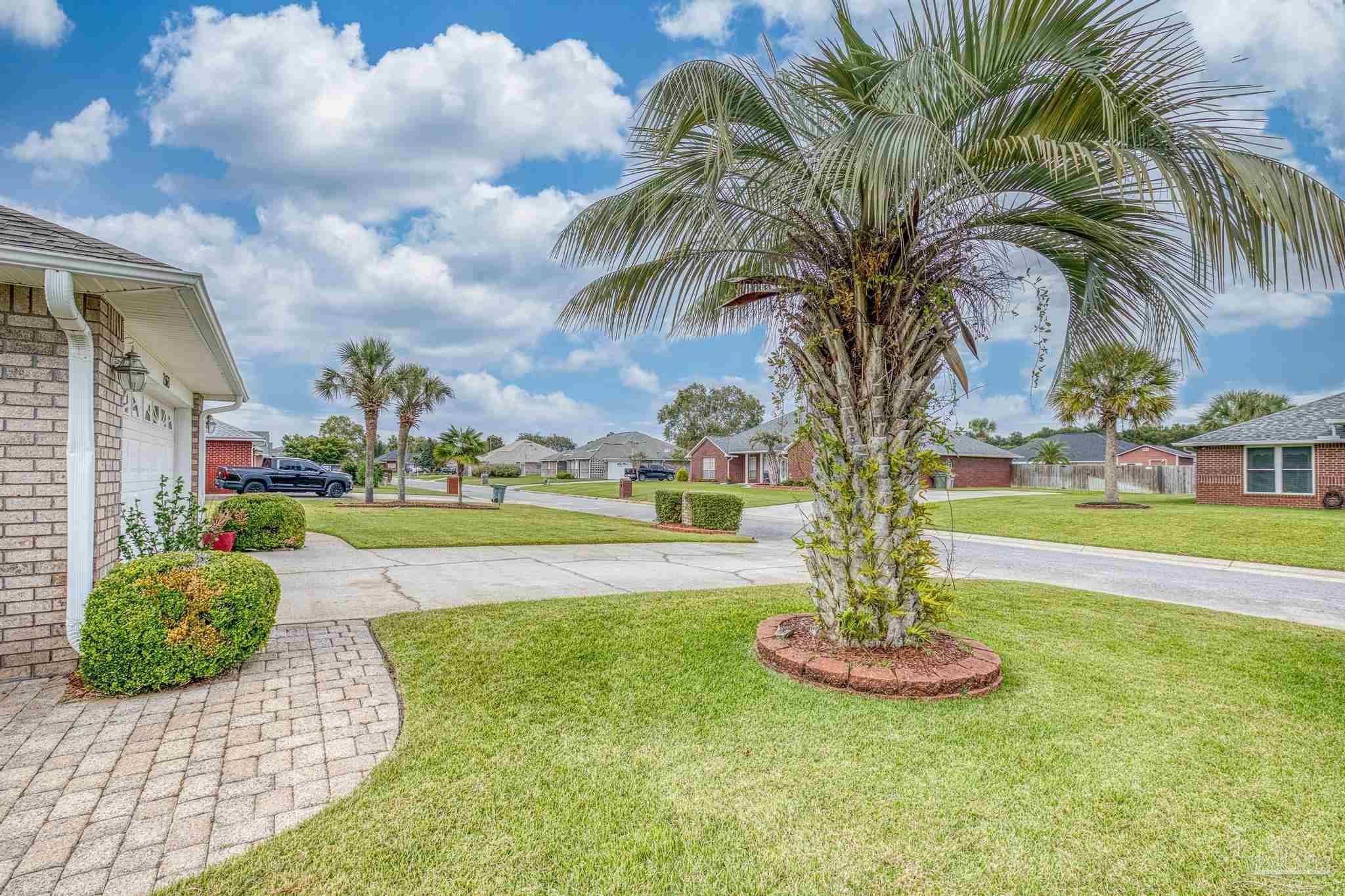 7563 Hayfield Cir