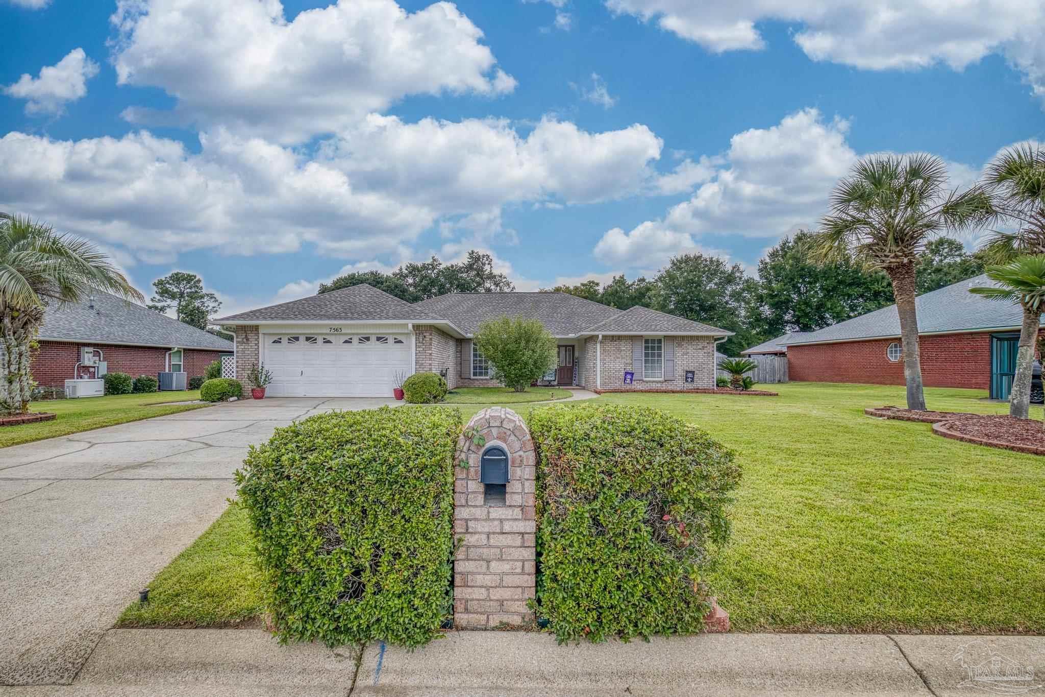 7563 Hayfield Cir