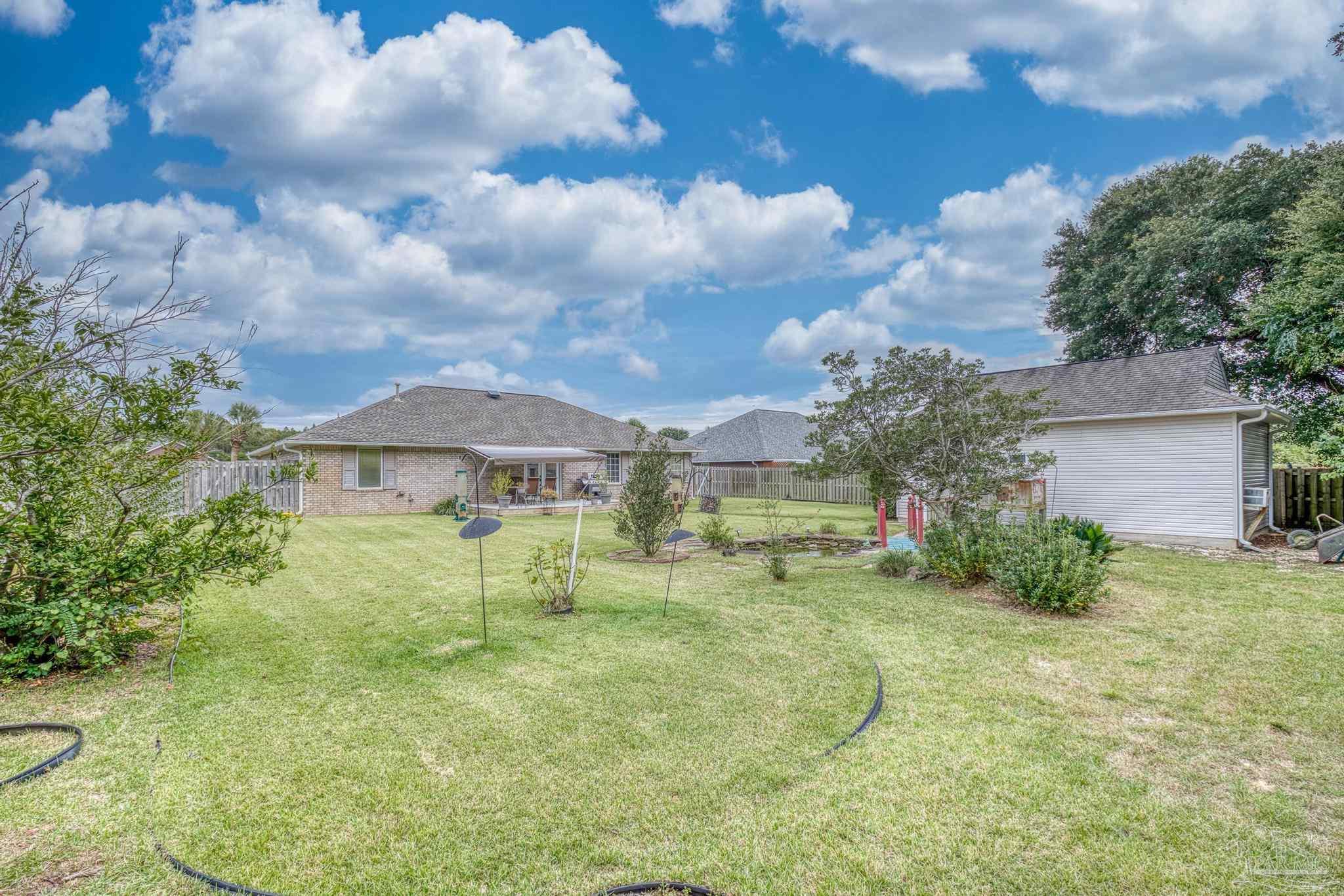 7563 Hayfield Cir