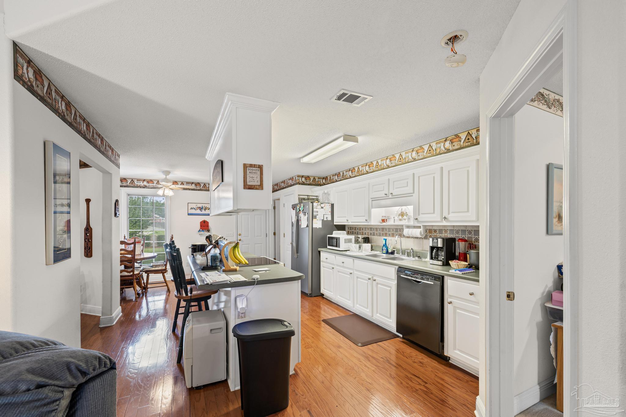 7563 Hayfield Cir