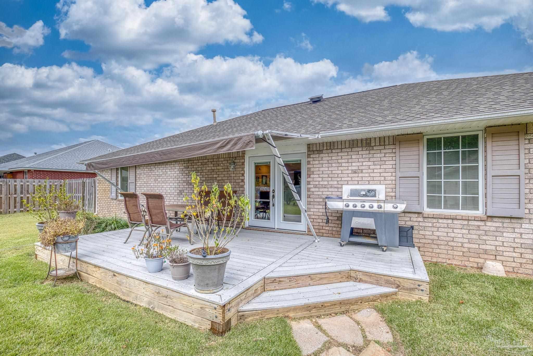 7563 Hayfield Cir