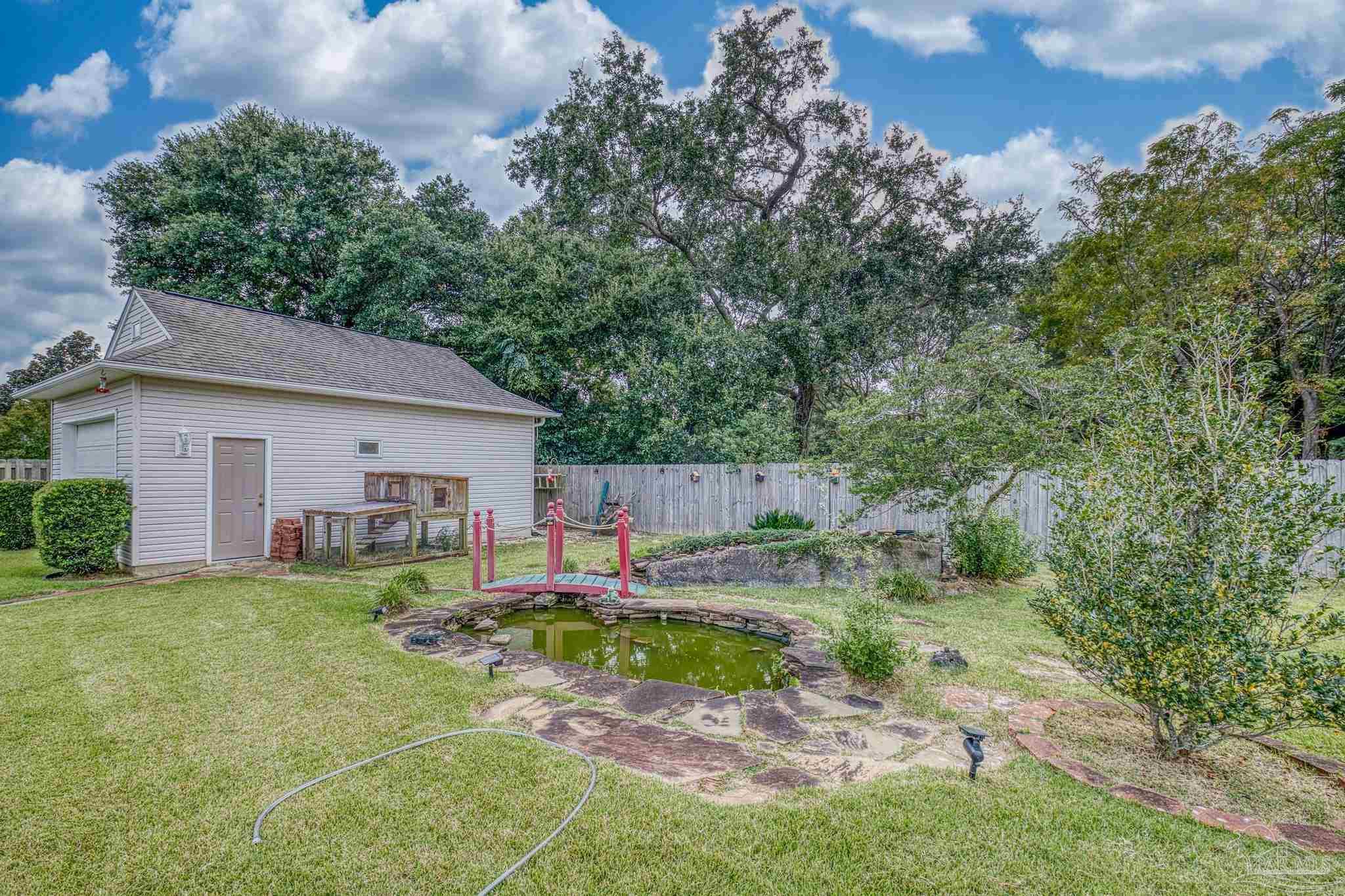 7563 Hayfield Cir