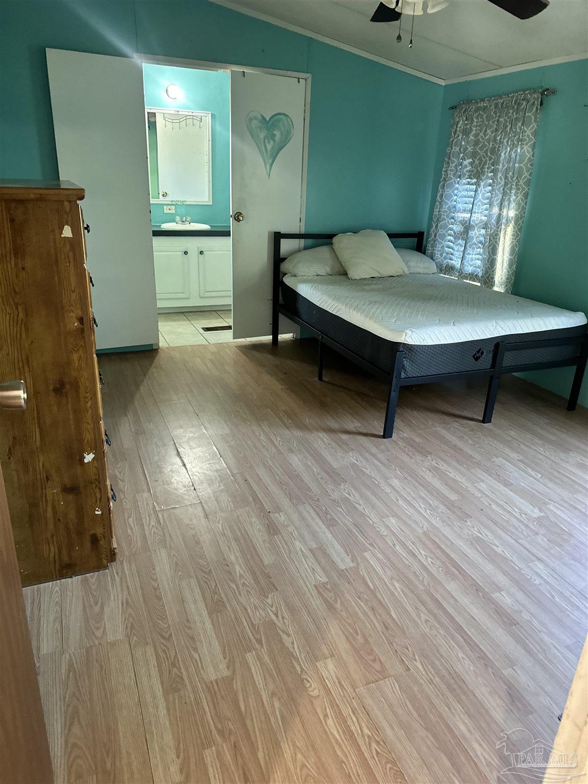 2240 Crescent Wood Rd, Navarre