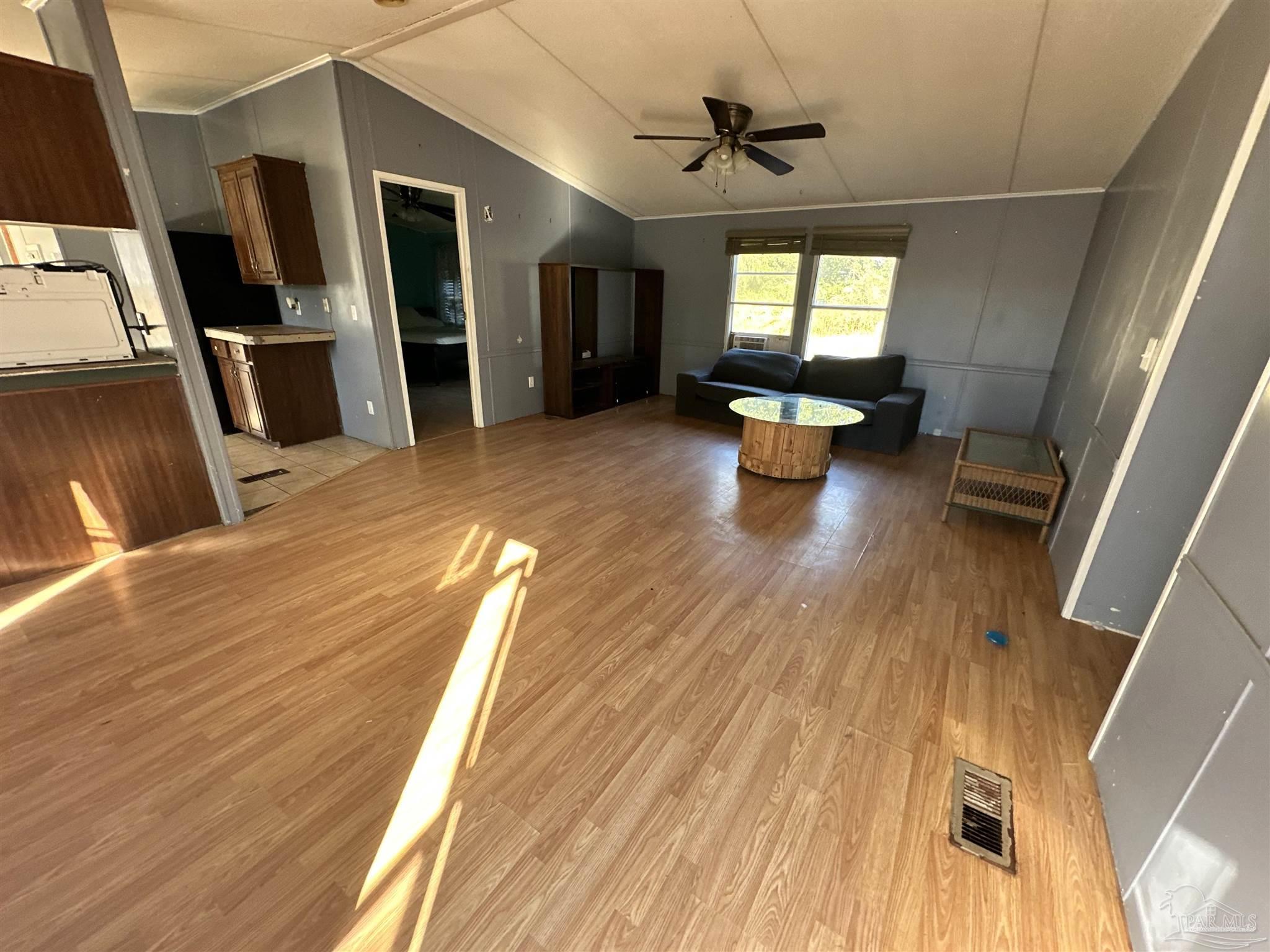 2240 Crescent Wood Rd, Navarre