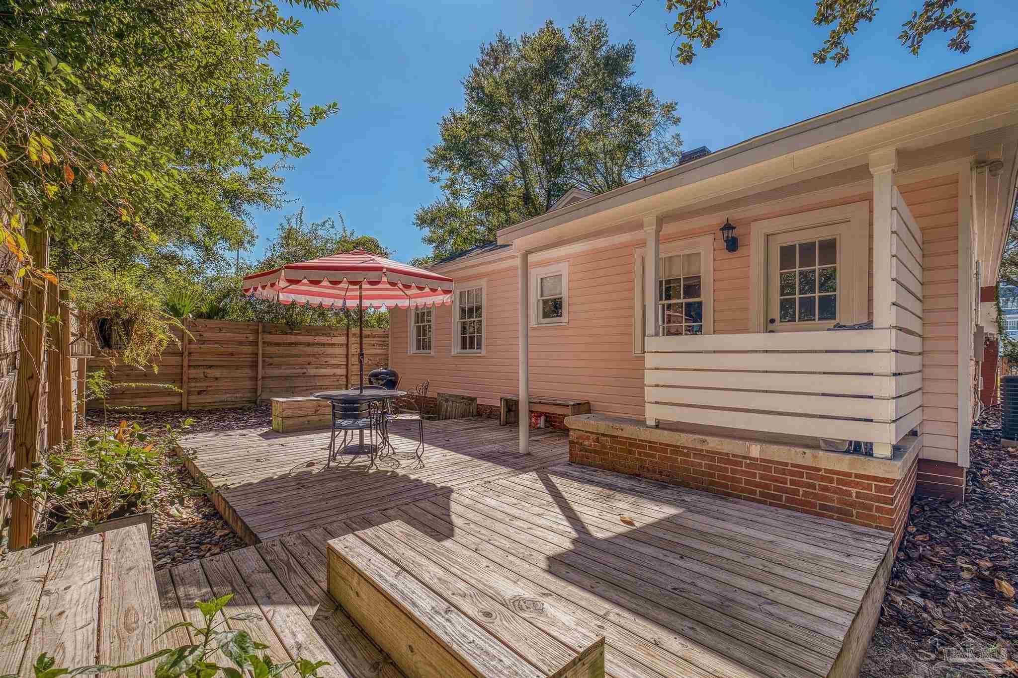 724 N K St, Pensacola