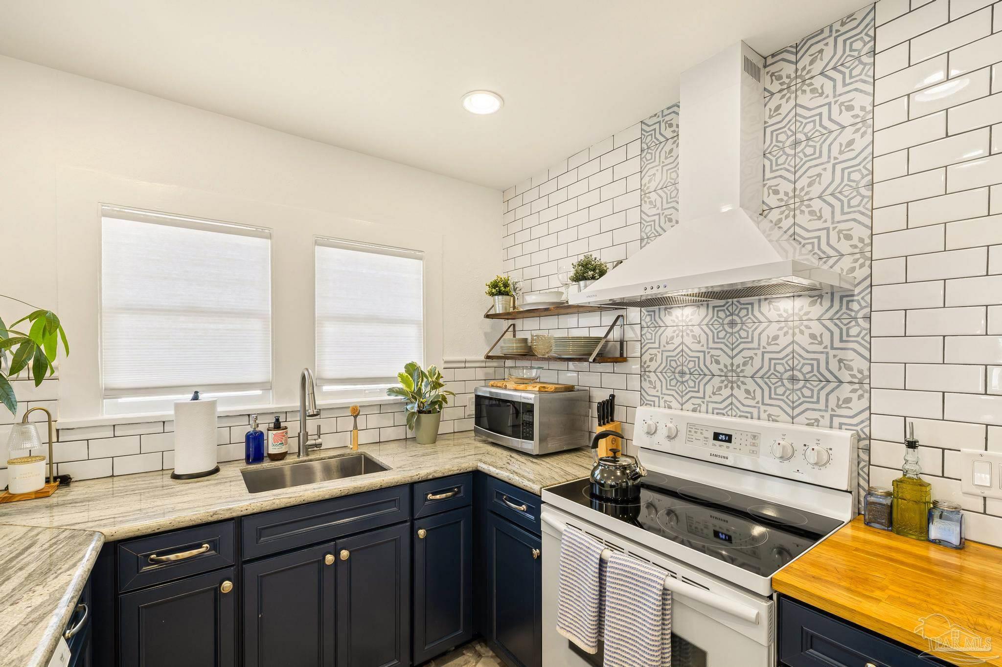 724 N K St, Pensacola