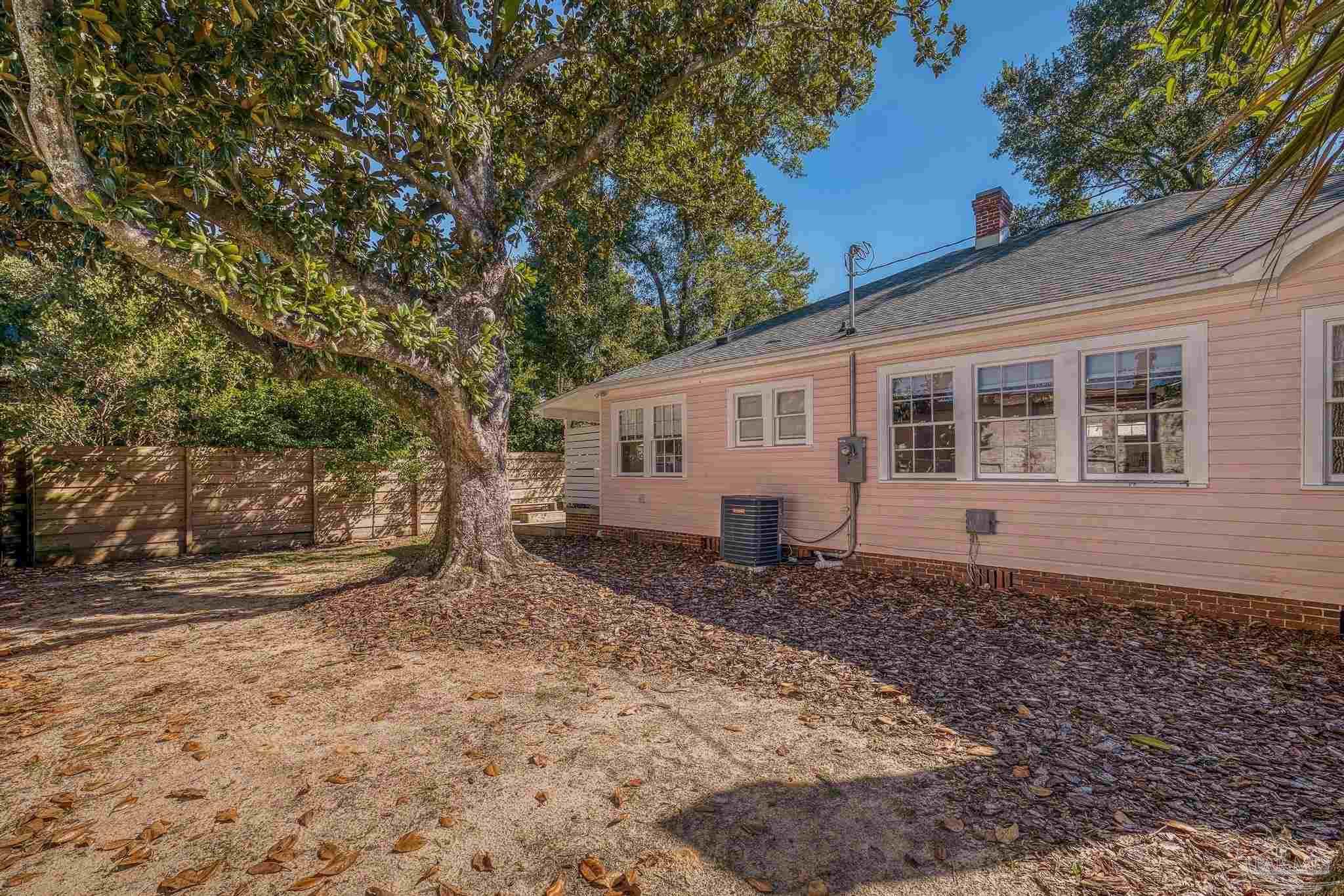 724 N K St, Pensacola