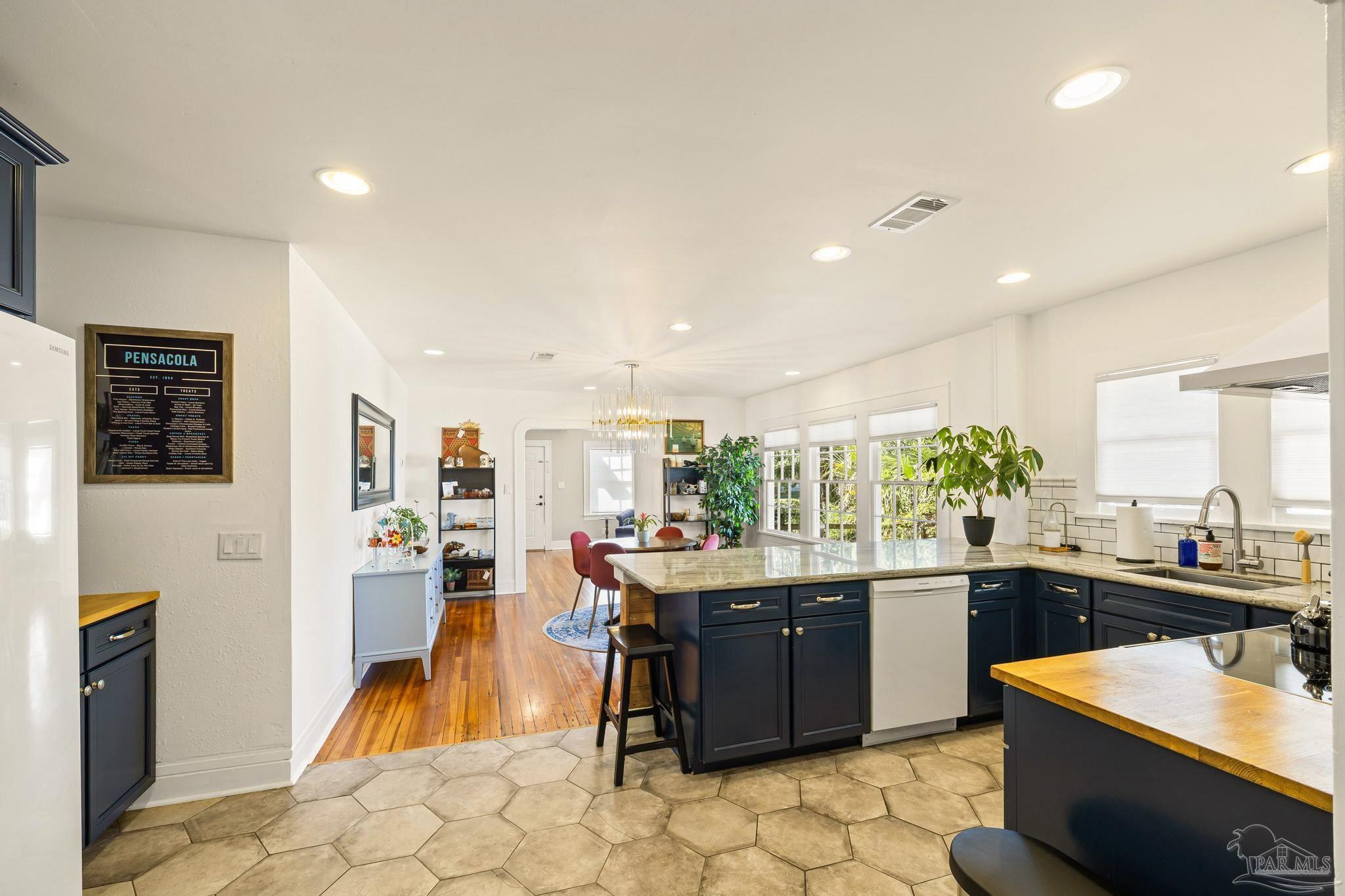 724 N K St, Pensacola