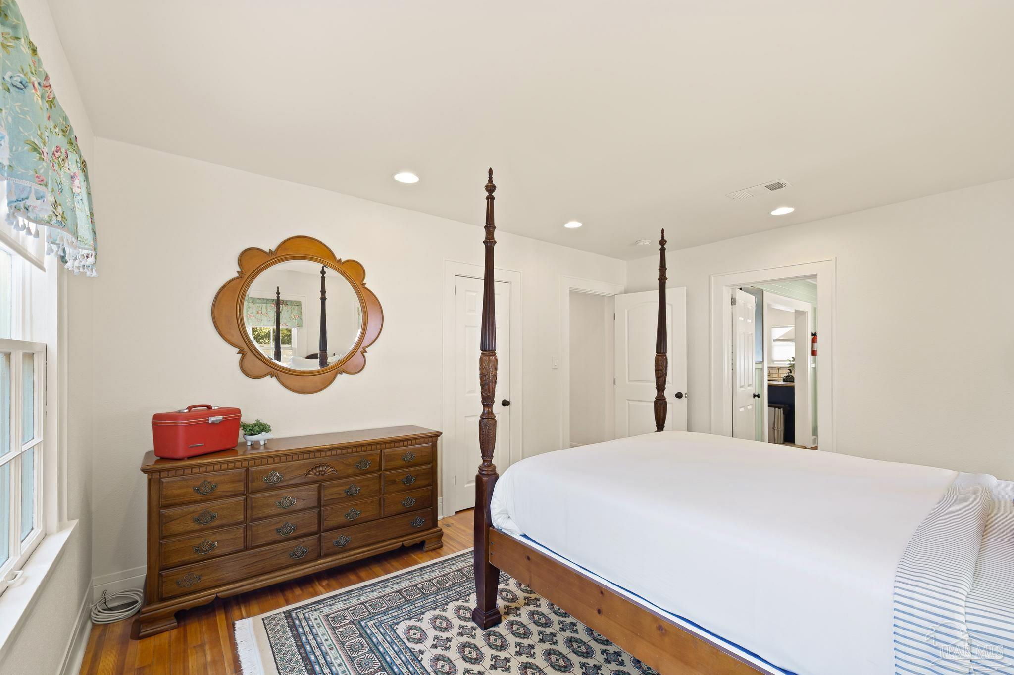 724 N K St, Pensacola