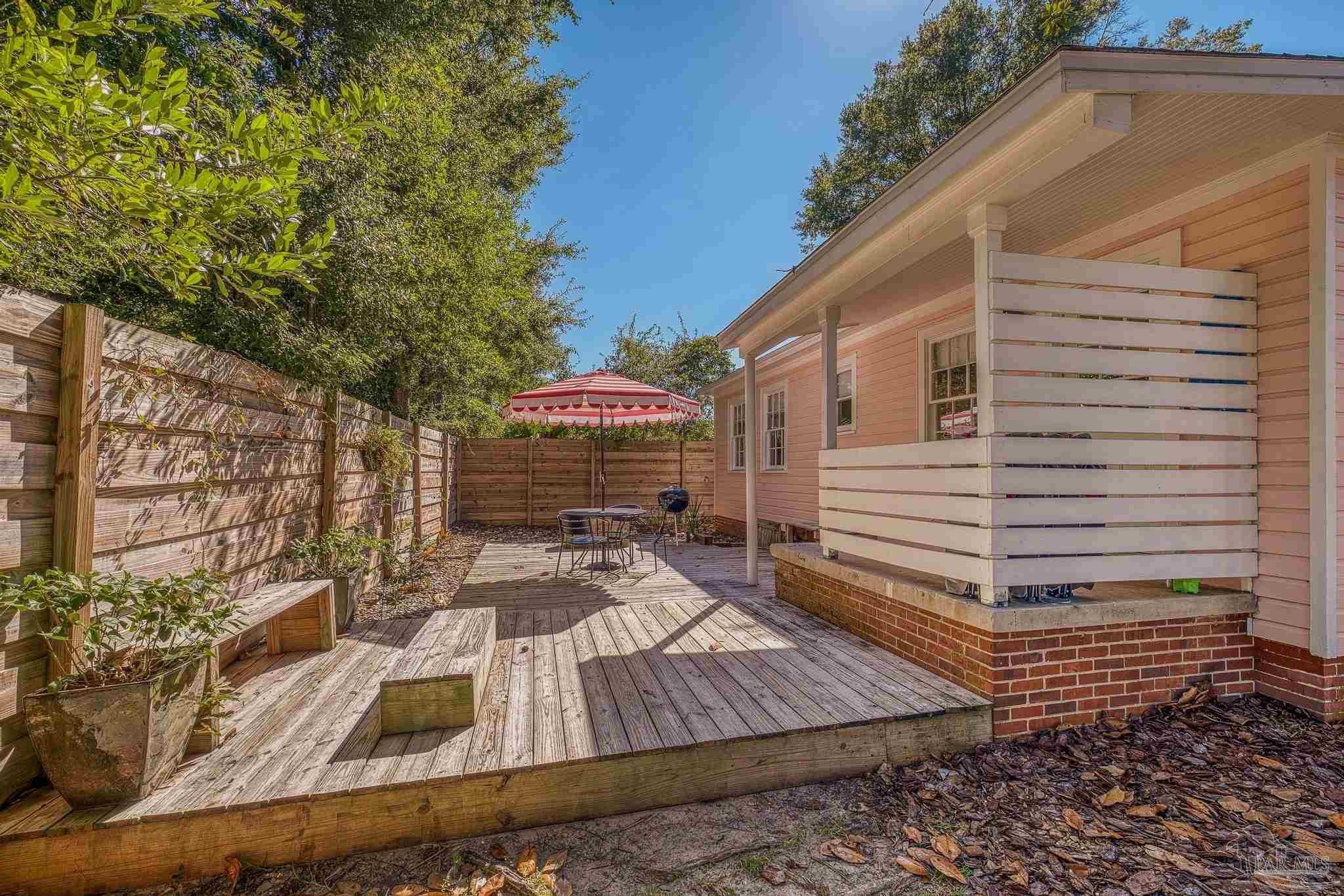 724 N K St, Pensacola