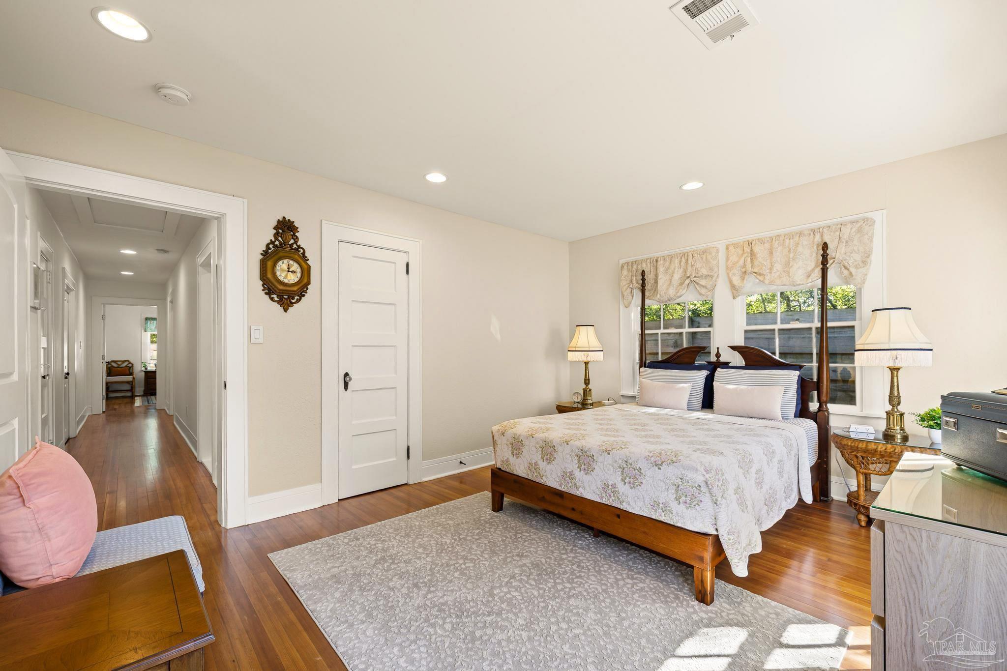 724 N K St, Pensacola