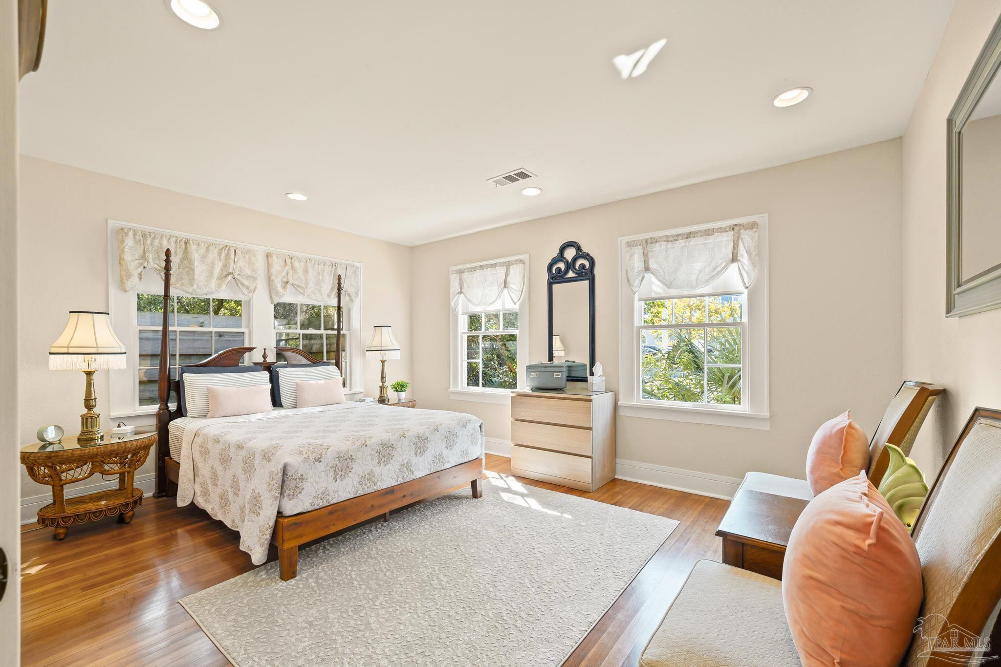 724 N K St, Pensacola