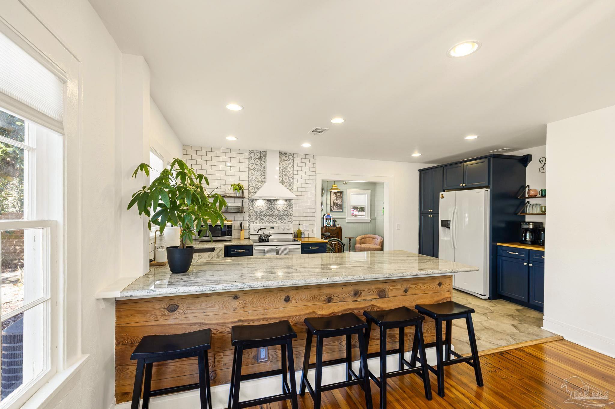 724 N K St, Pensacola