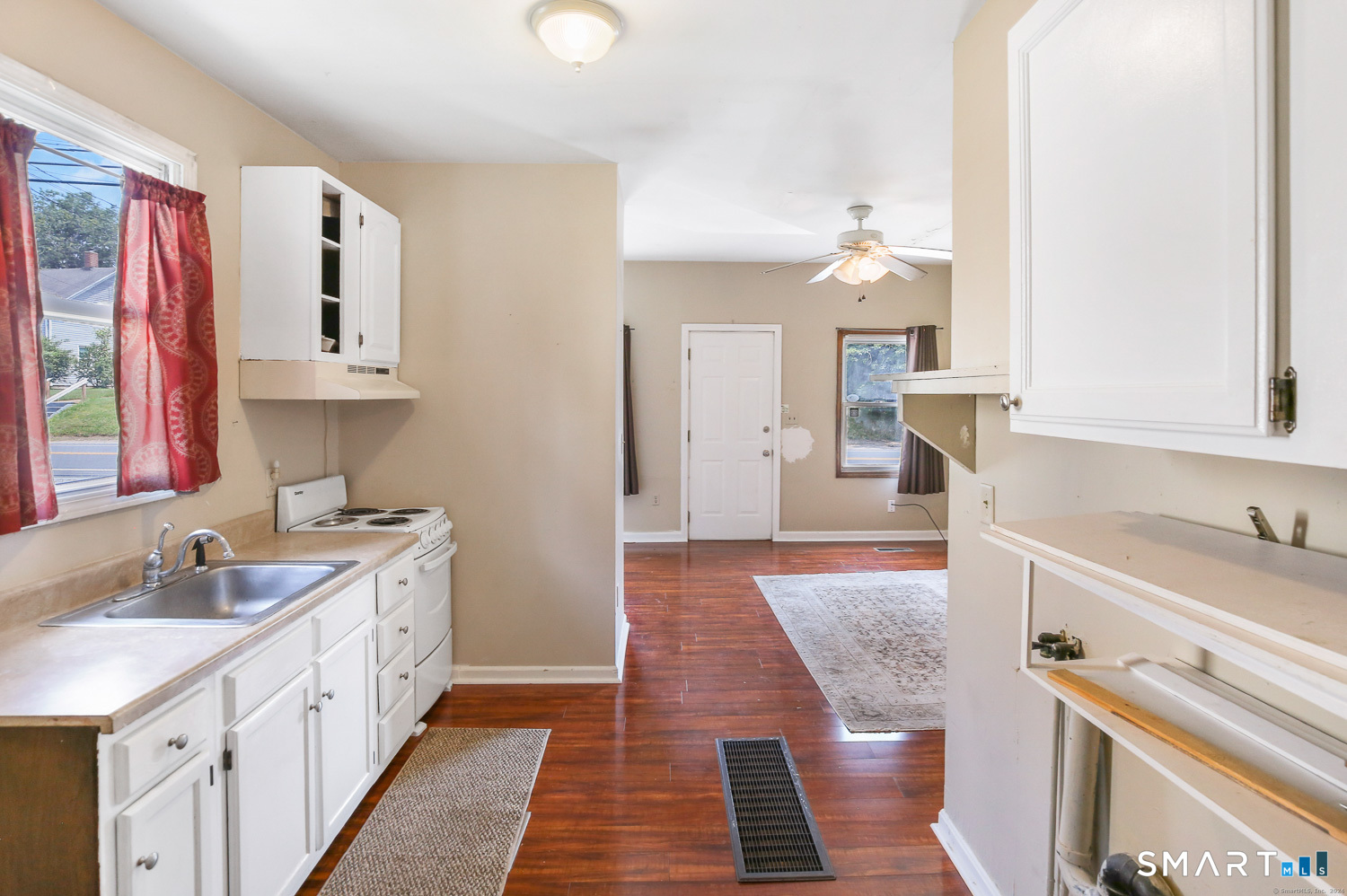 385 Putnam Pike