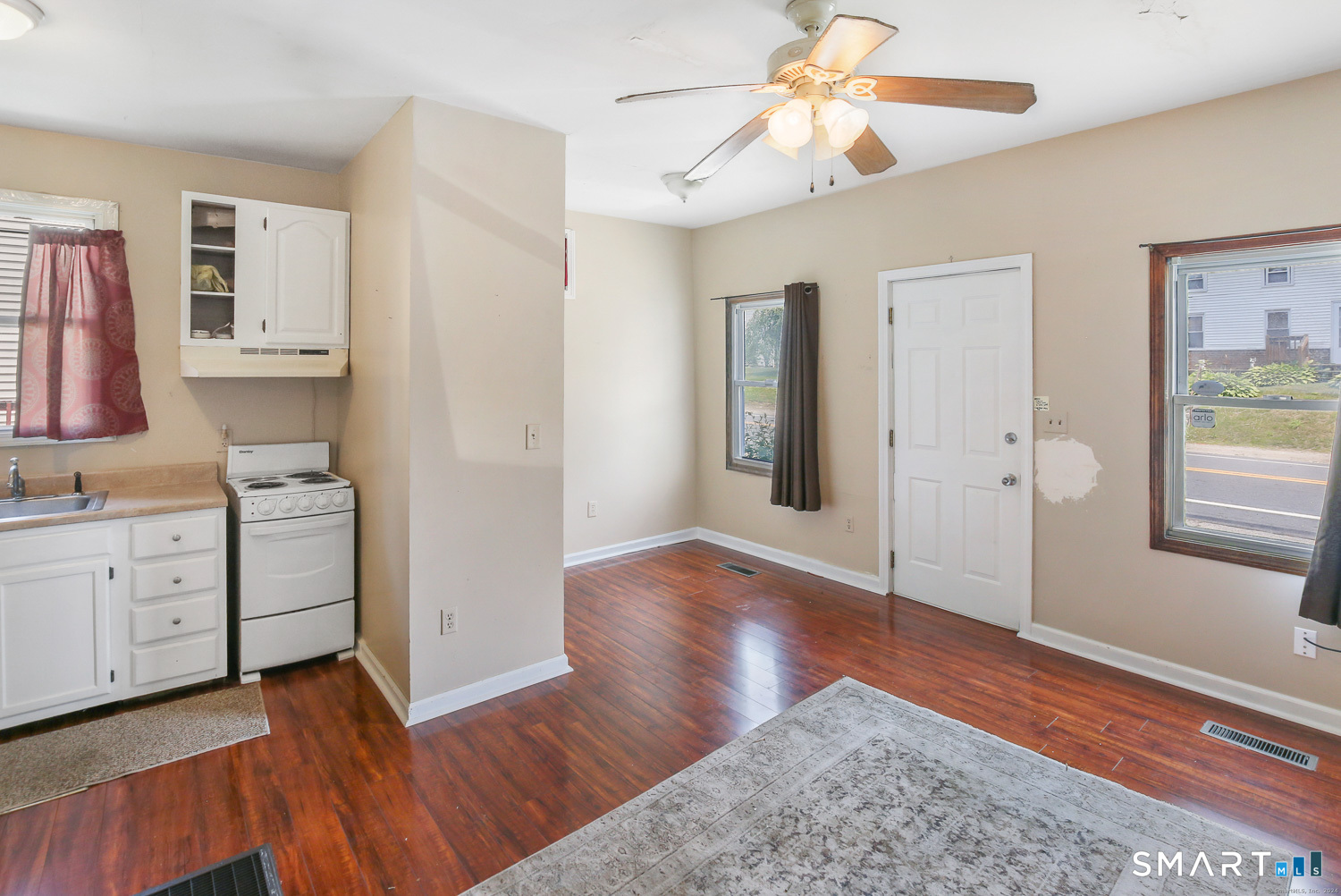 385 Putnam Pike