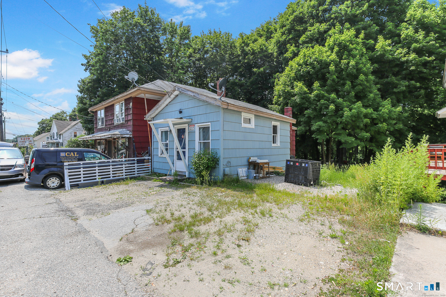 385 Putnam Pike