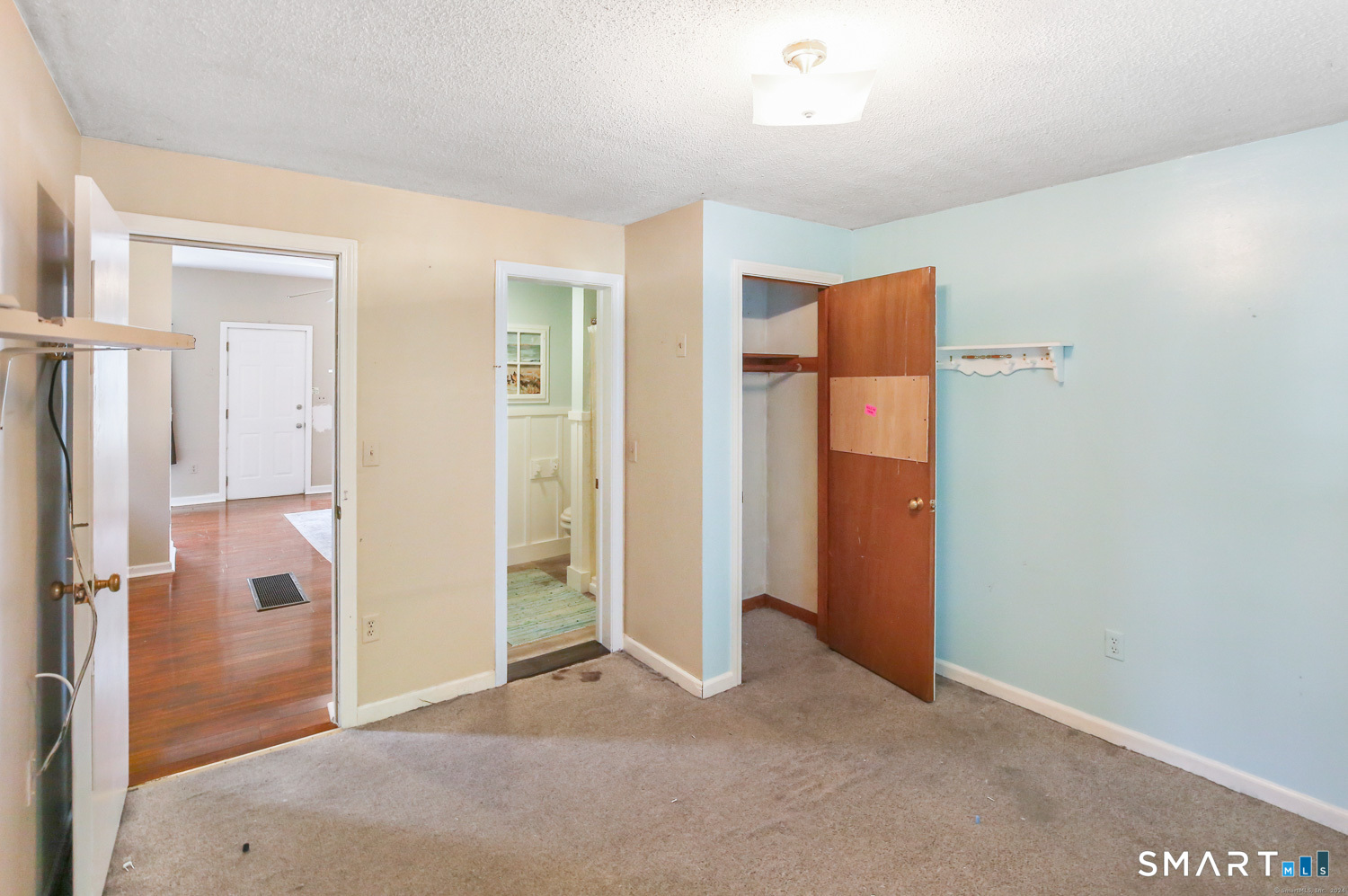 385 Putnam Pike