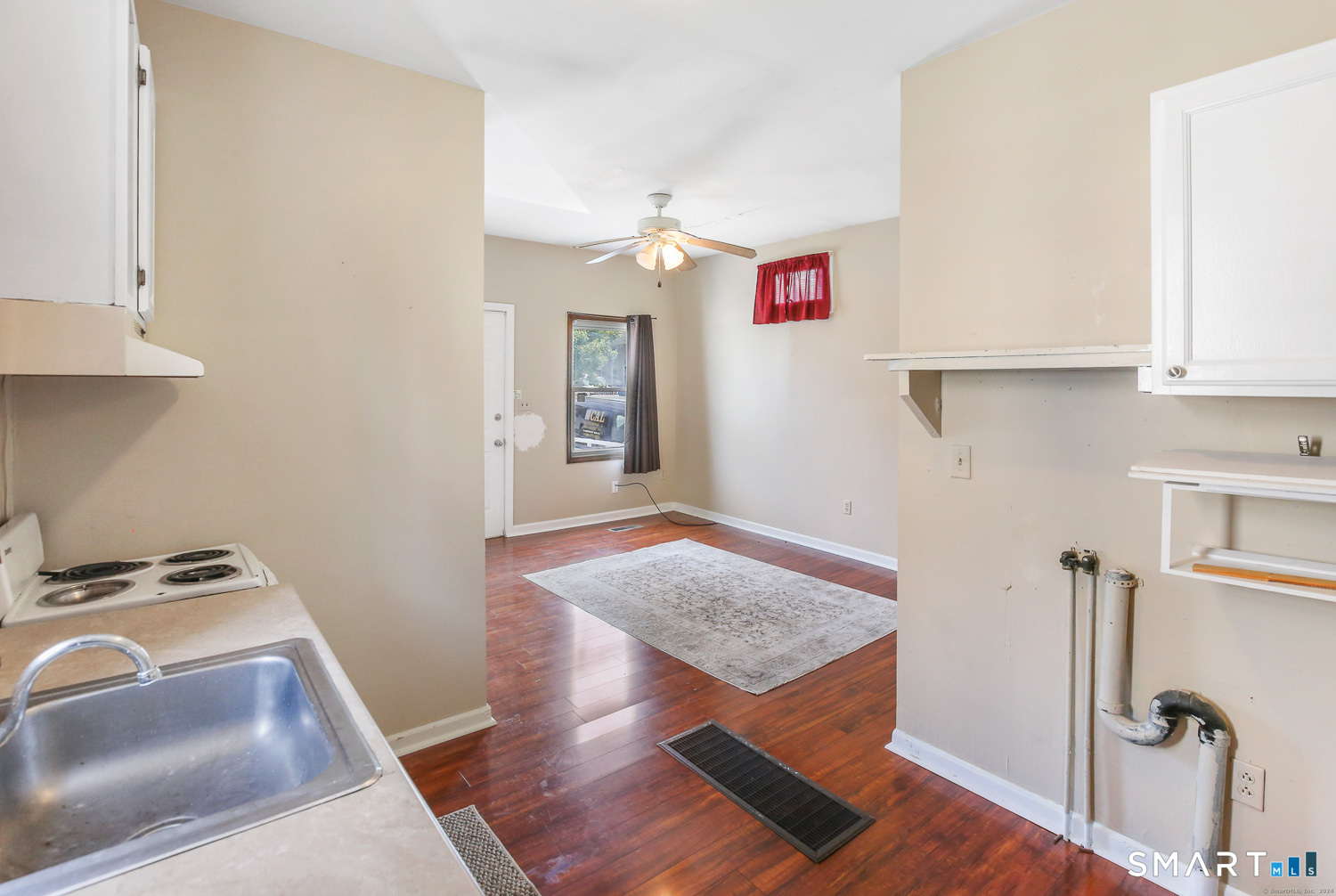 385 Putnam Pike