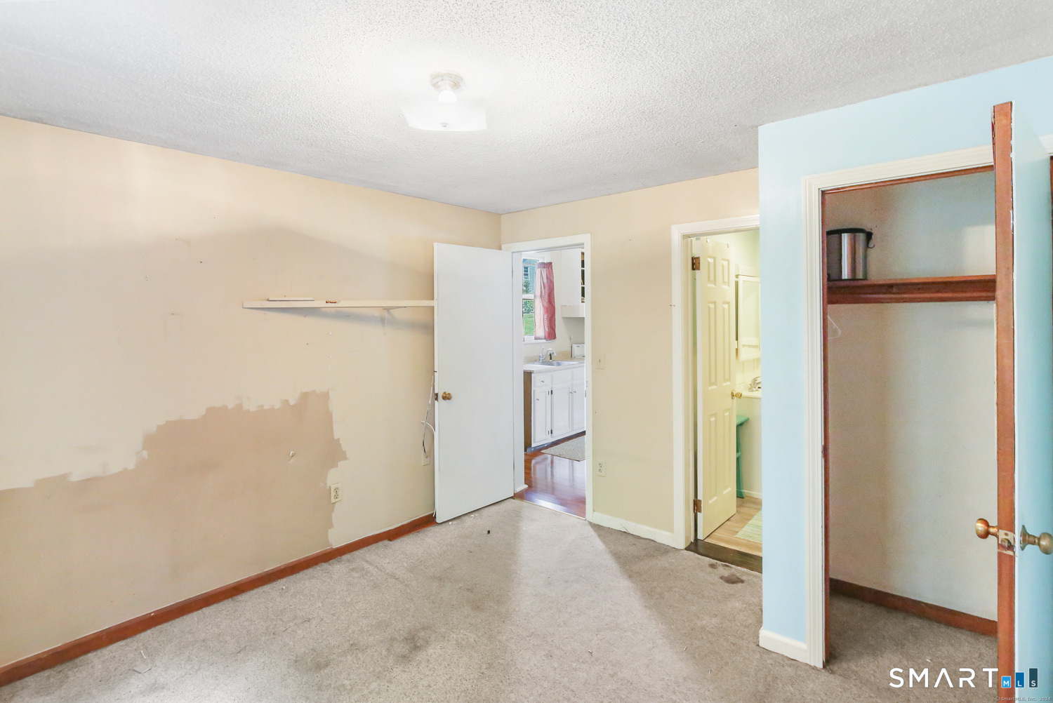 385 Putnam Pike