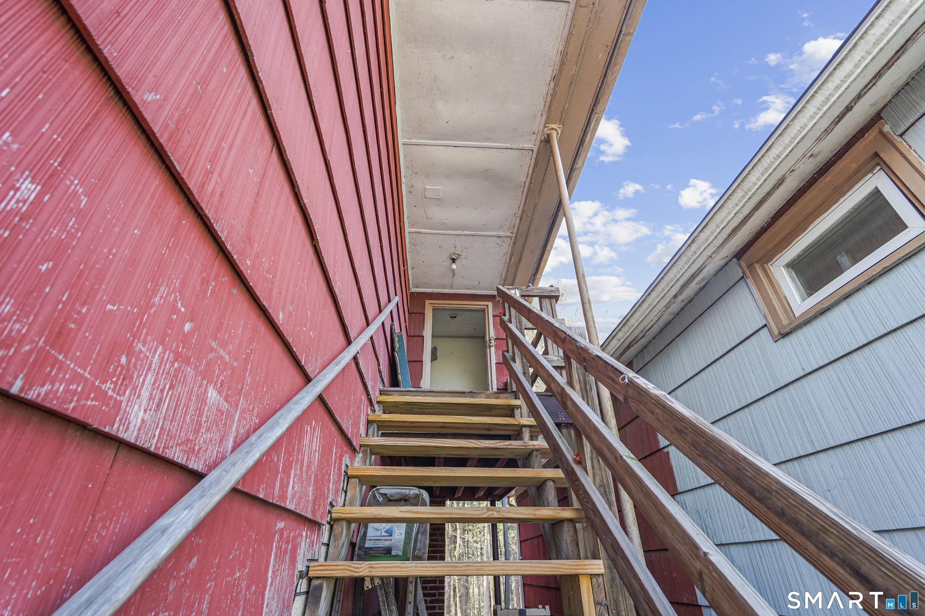 383 Putnam Pike