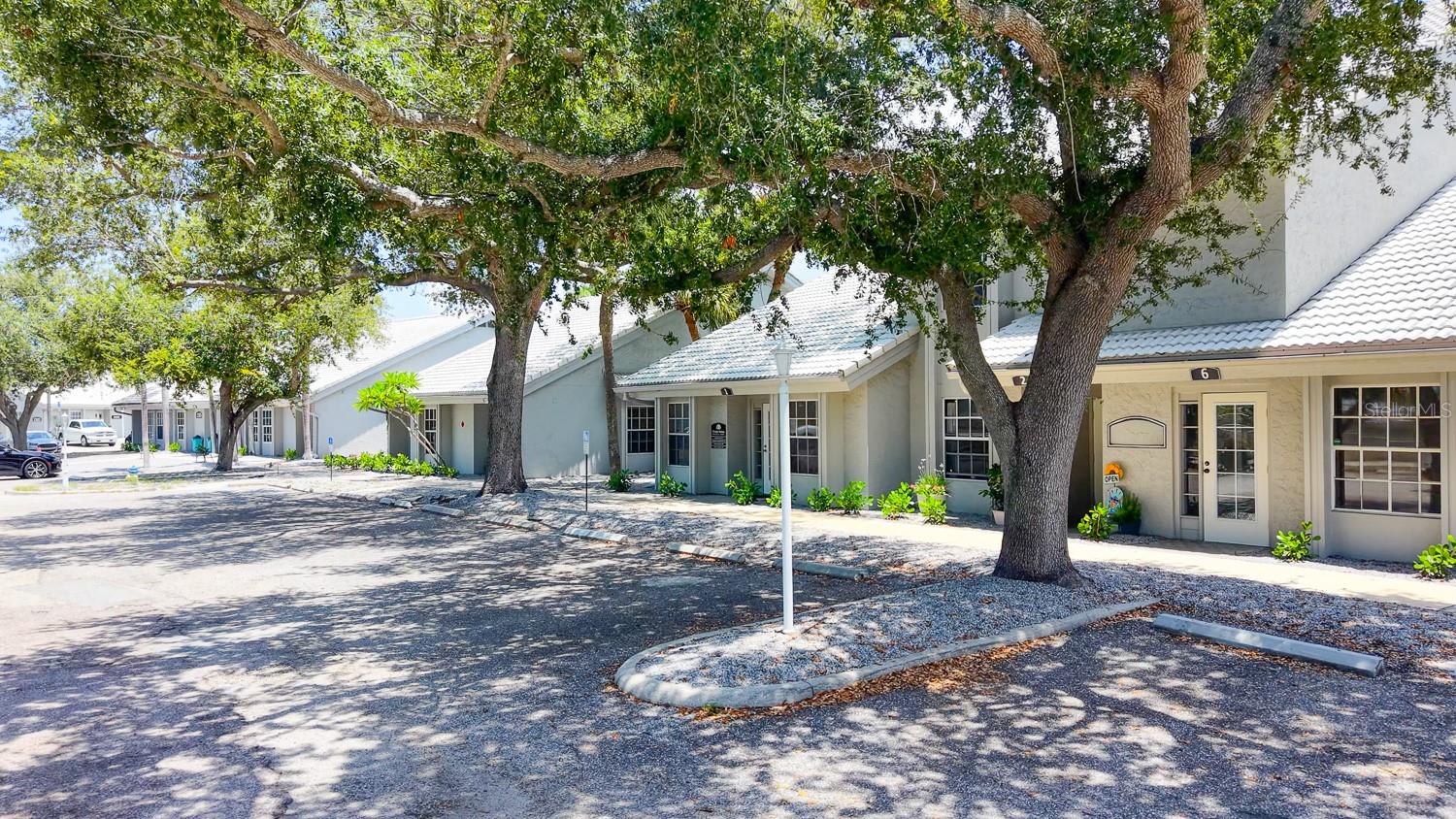 1515 TAMIAMI TRL S #2A