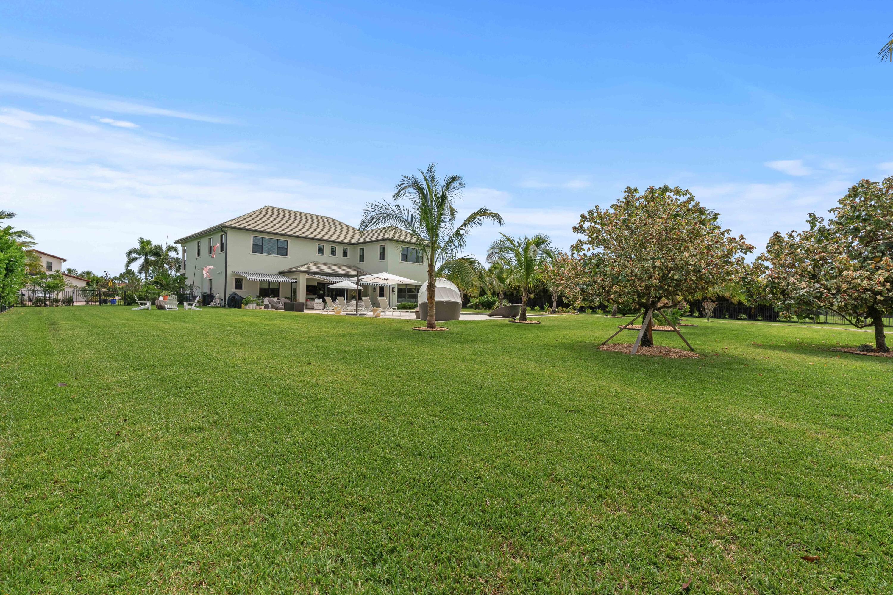 8208 SE Red Root Way