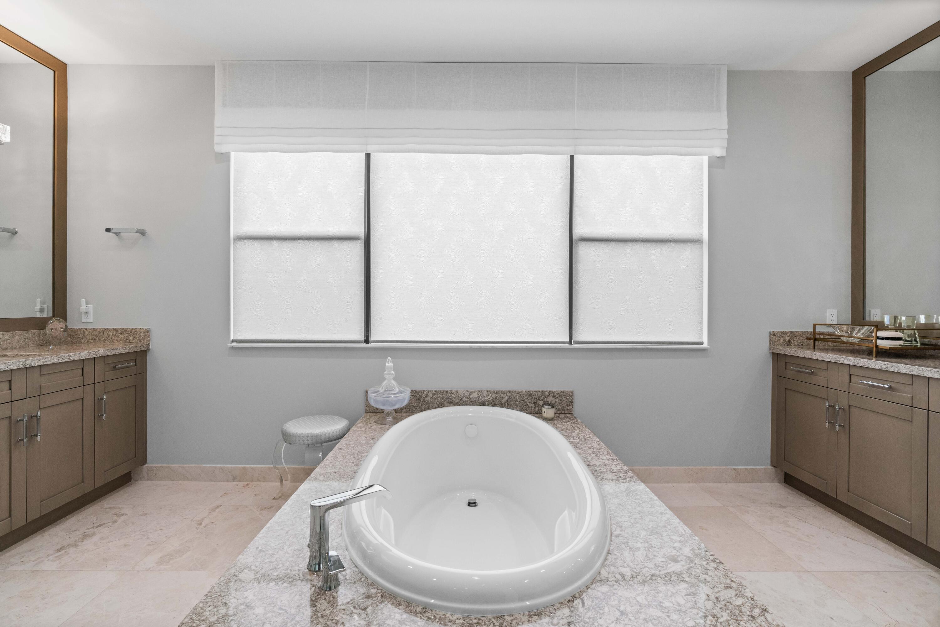 8208 SE Red Root Way