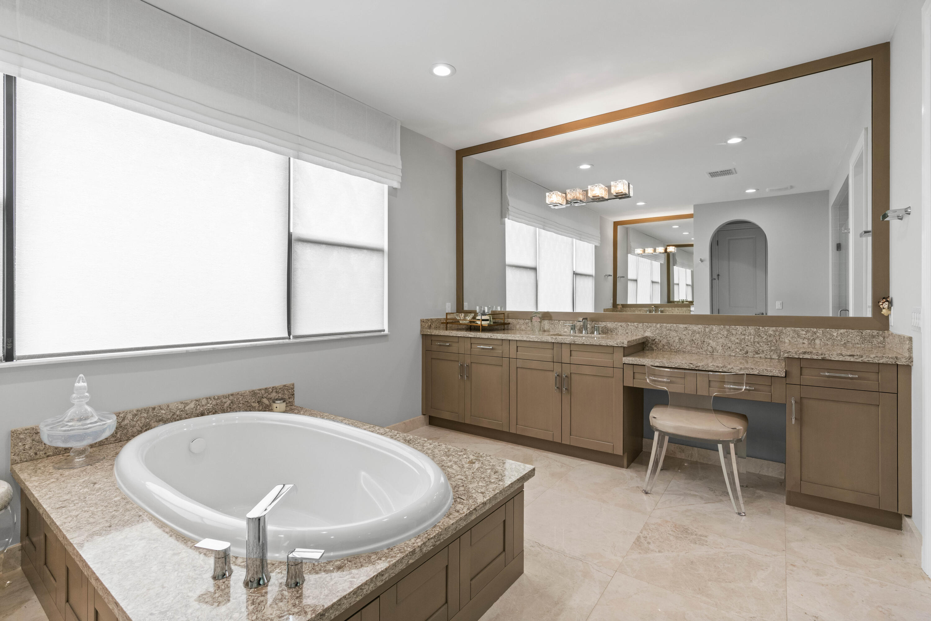 8208 SE Red Root Way