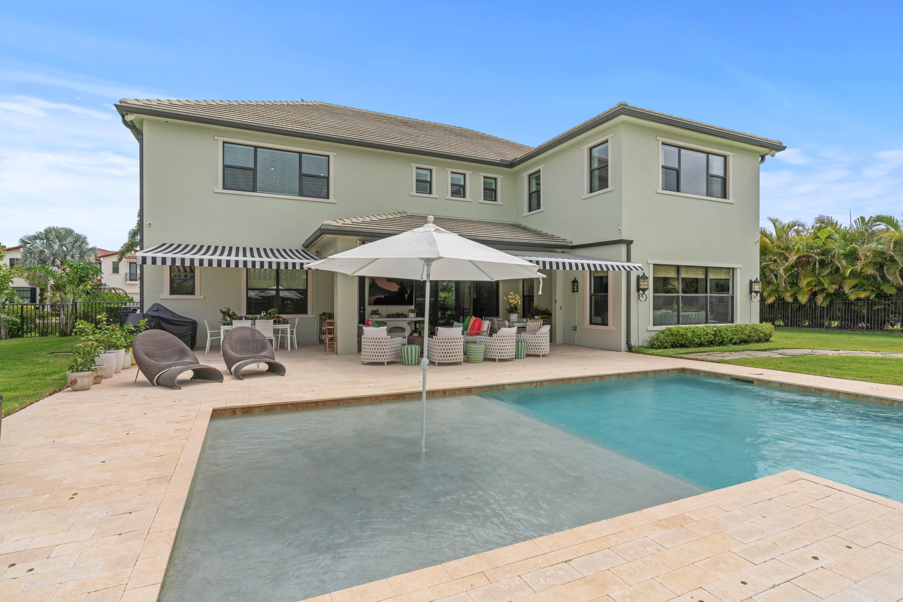 8208 SE Red Root Way