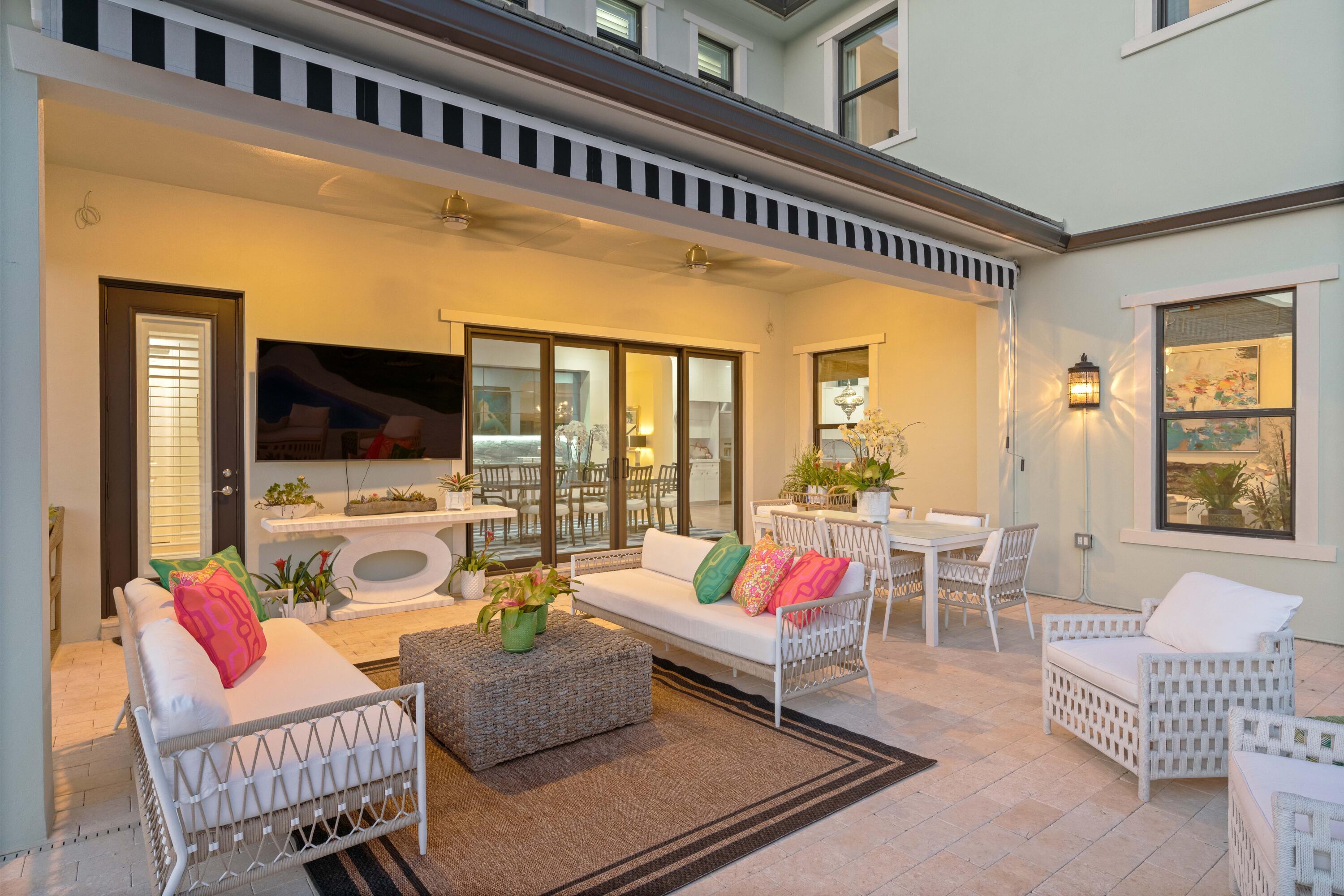 8208 SE Red Root Way