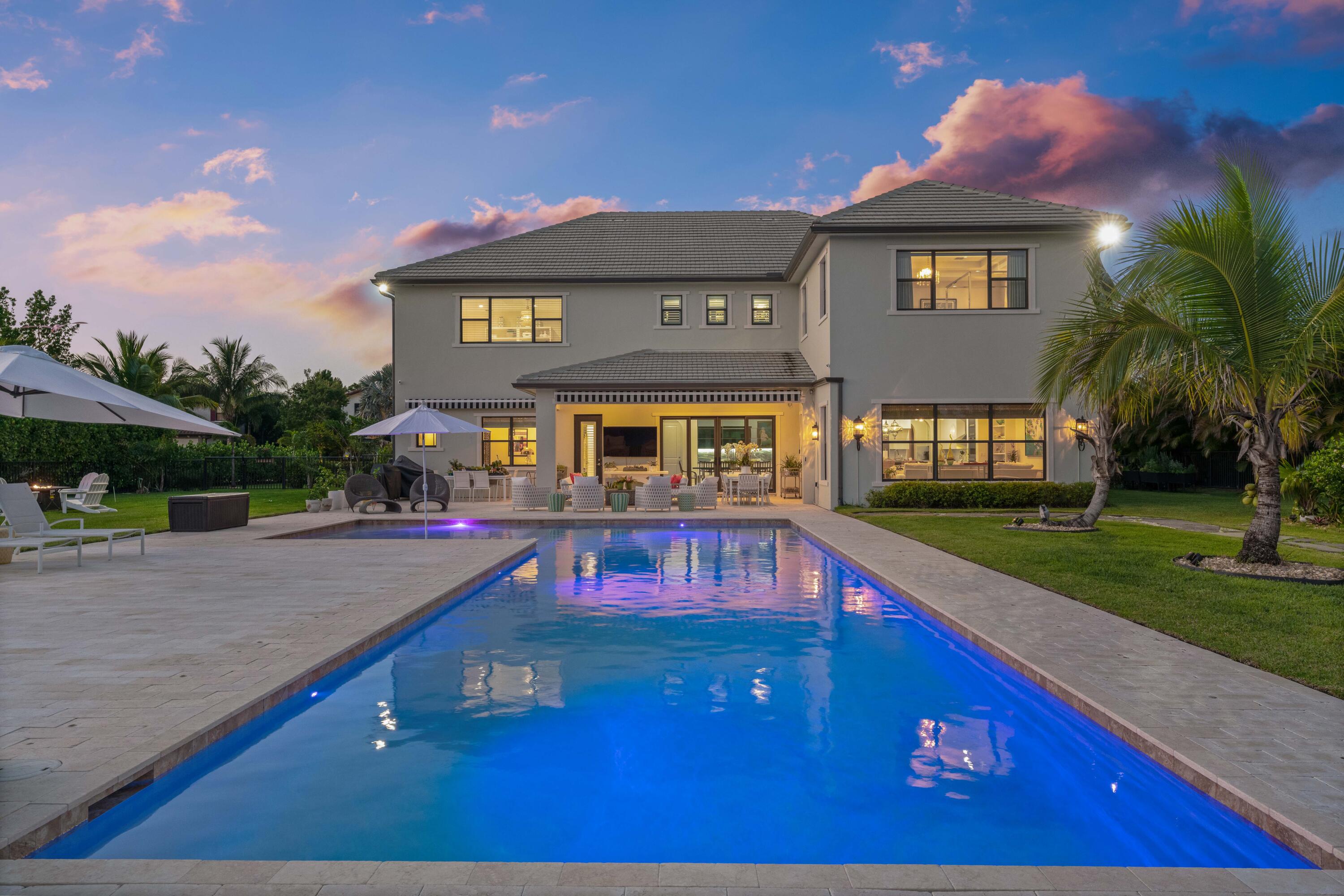 8208 SE Red Root Way