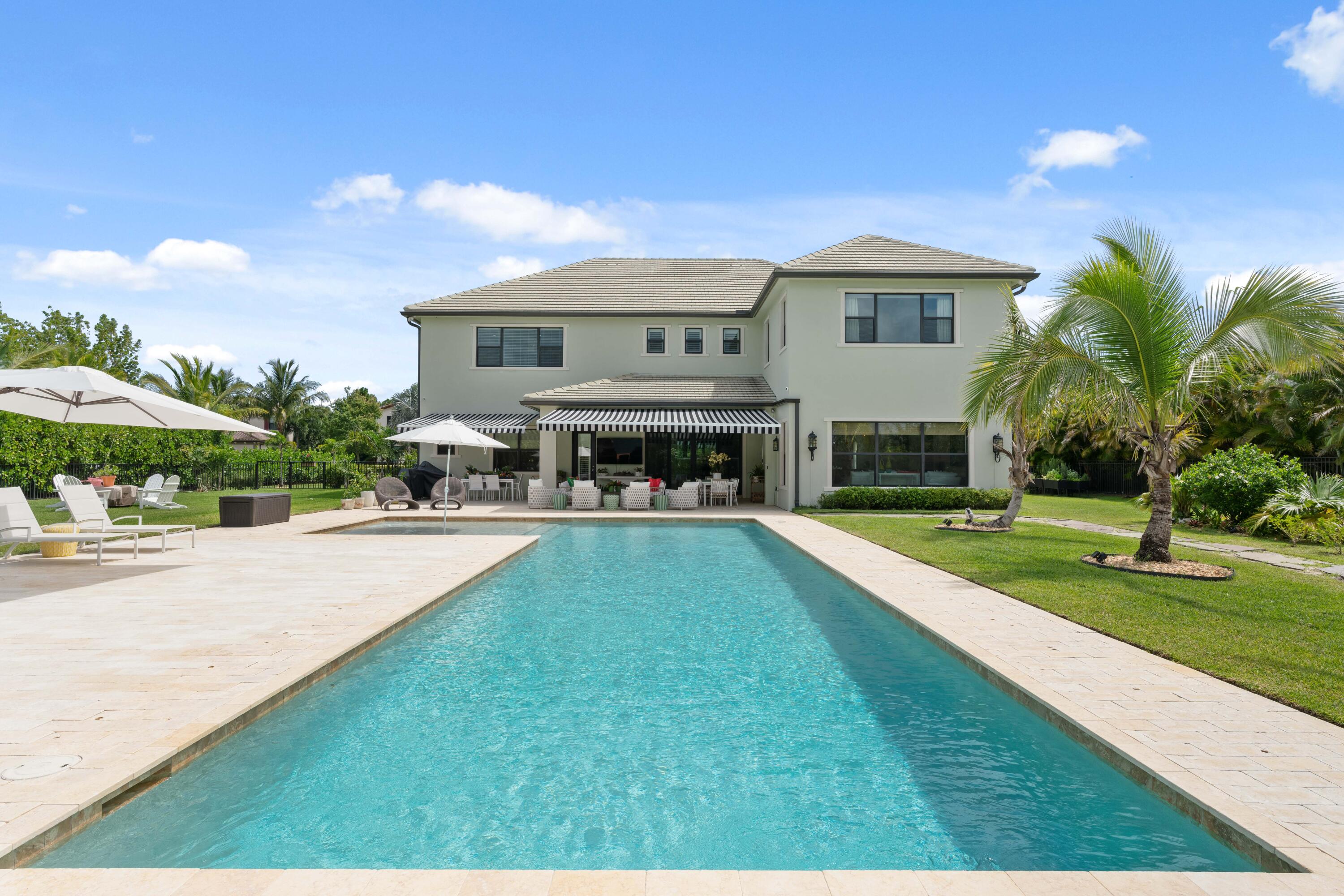 8208 SE Red Root Way