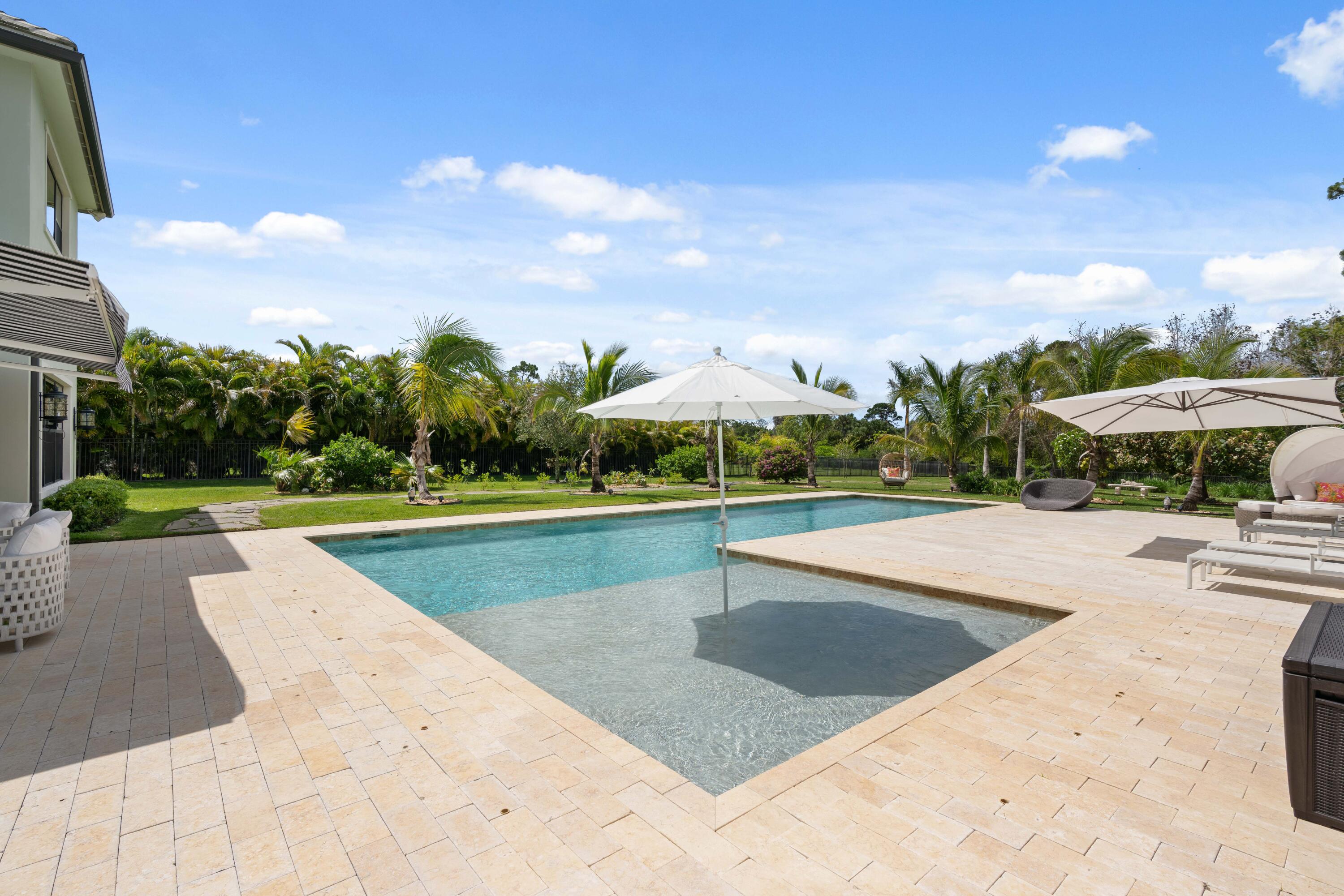 8208 SE Red Root Way