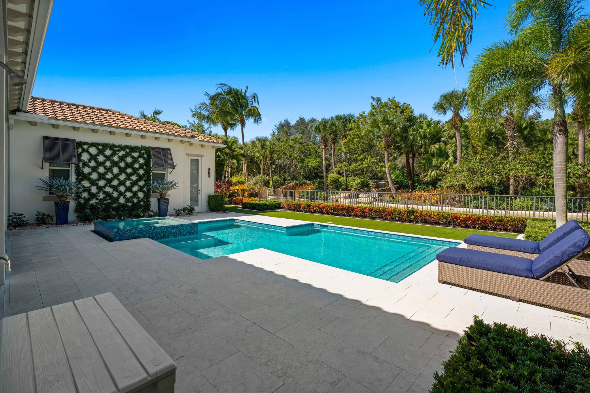 11541 Green Bayberry Drive