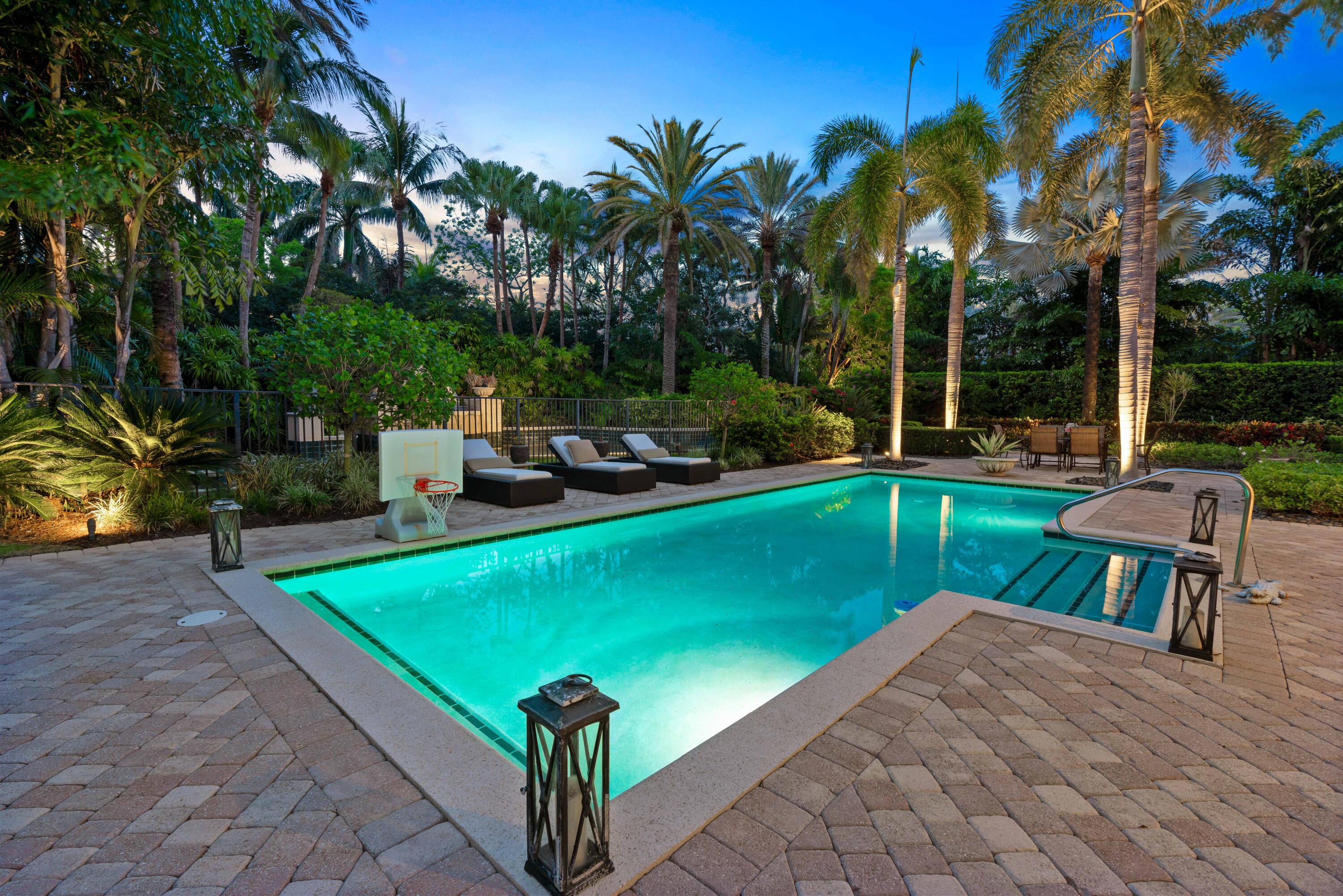 11711 Tulipa Court