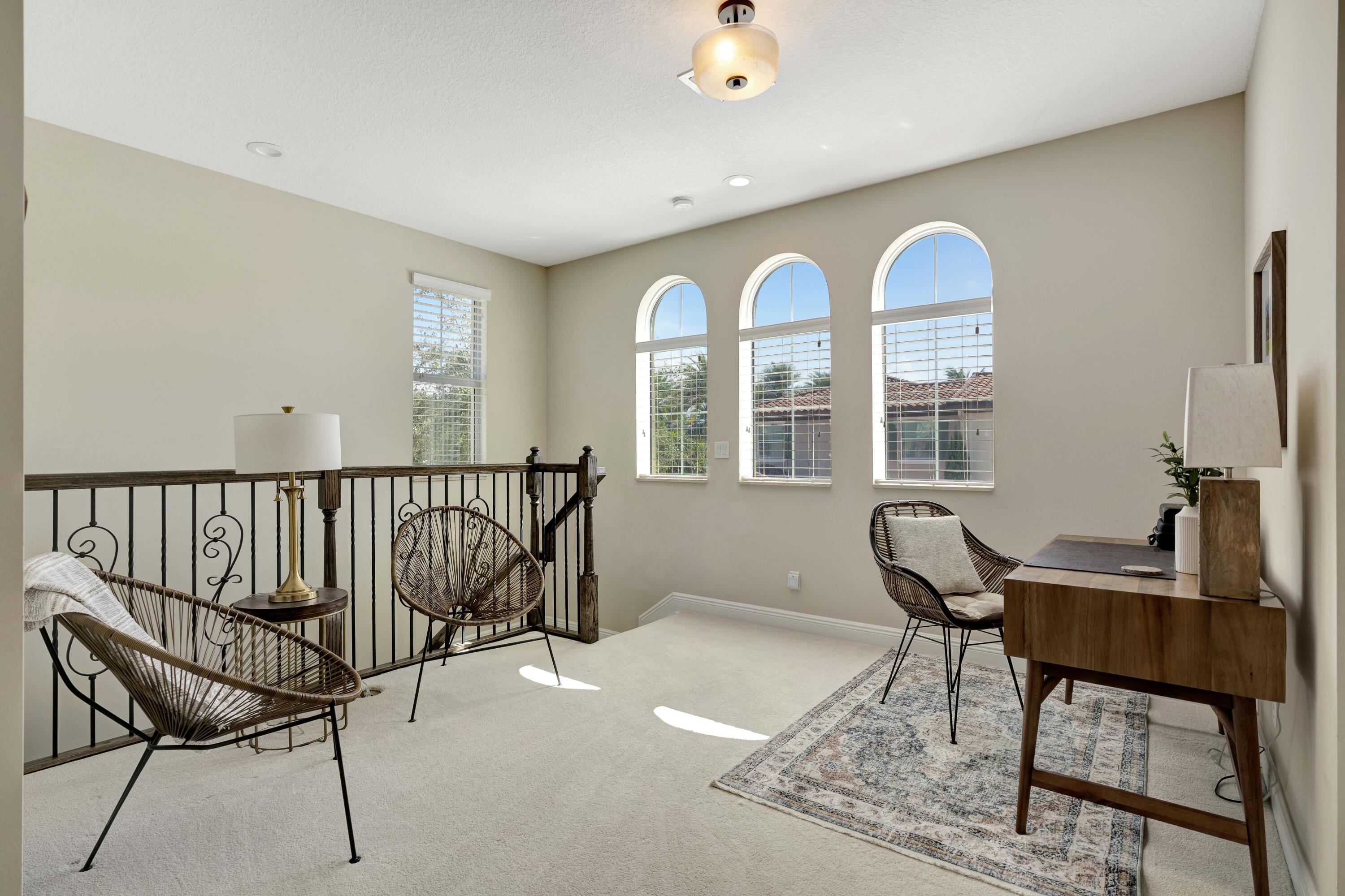 114 Diamante Way