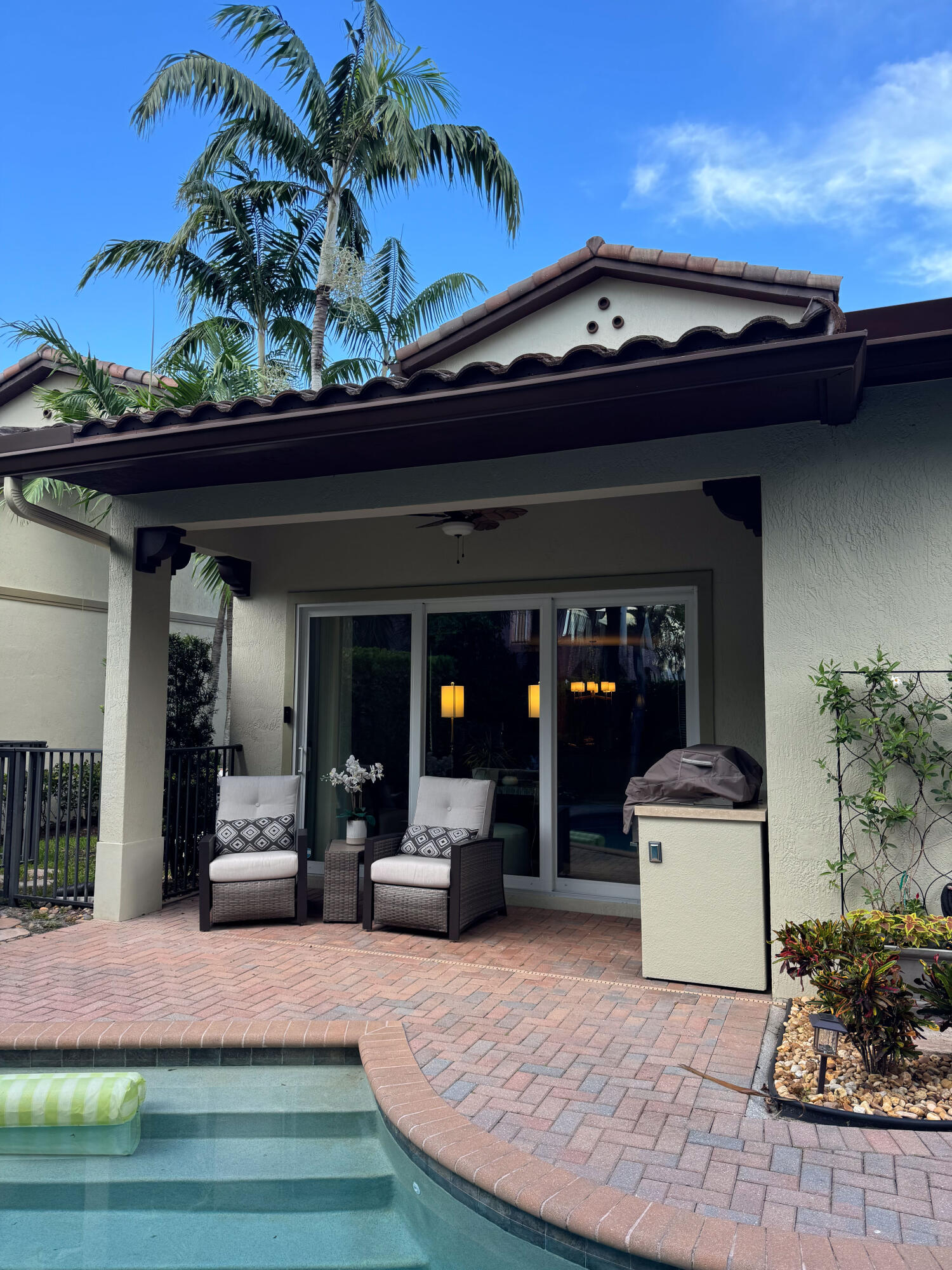 114 Diamante Way