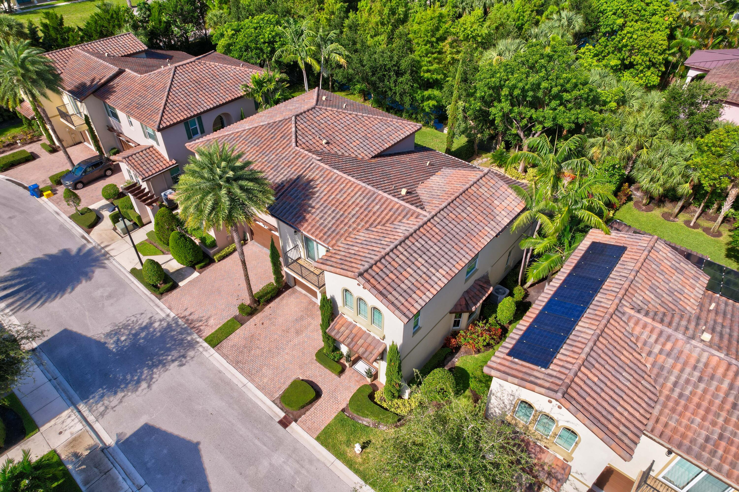 114 Diamante Way
