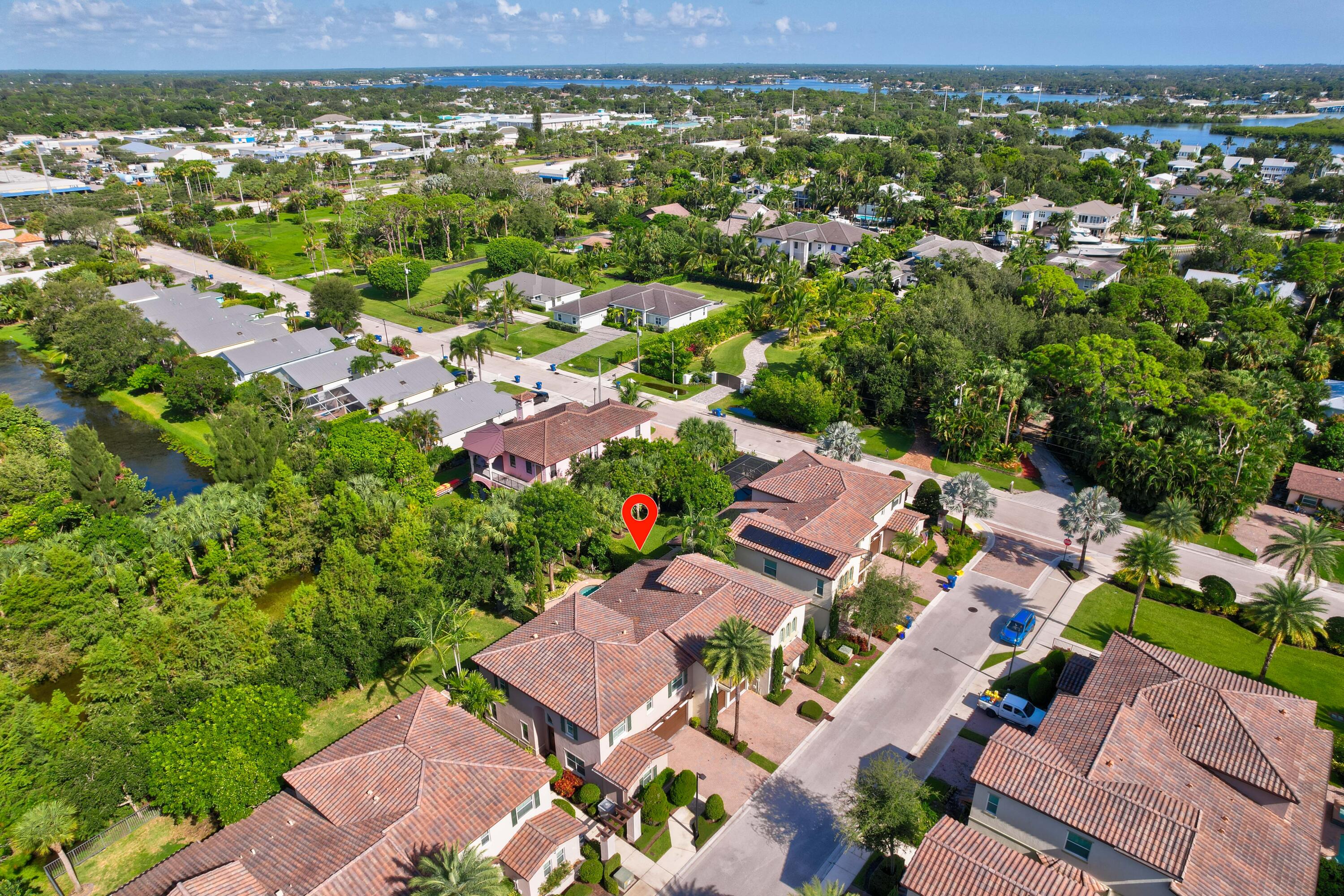 114 Diamante Way