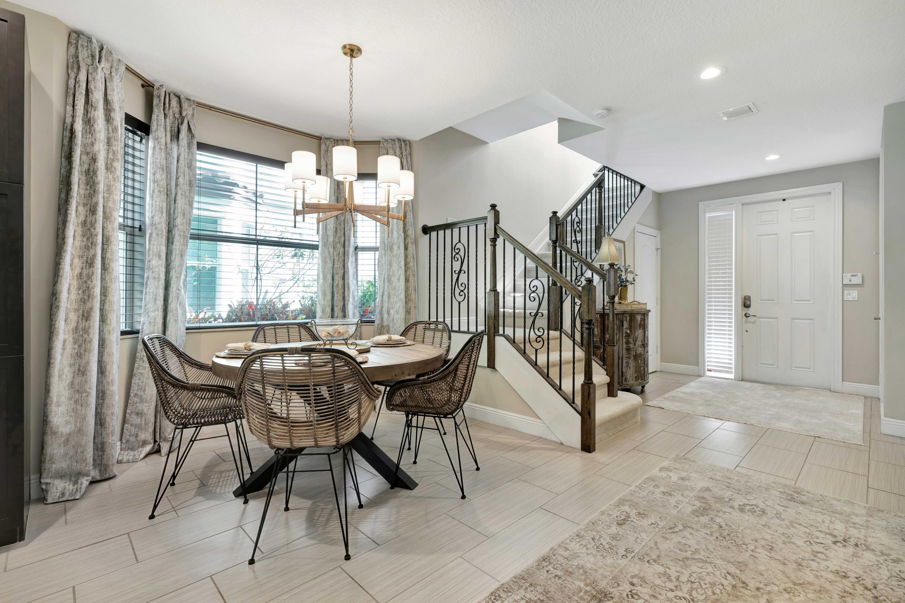 114 Diamante Way