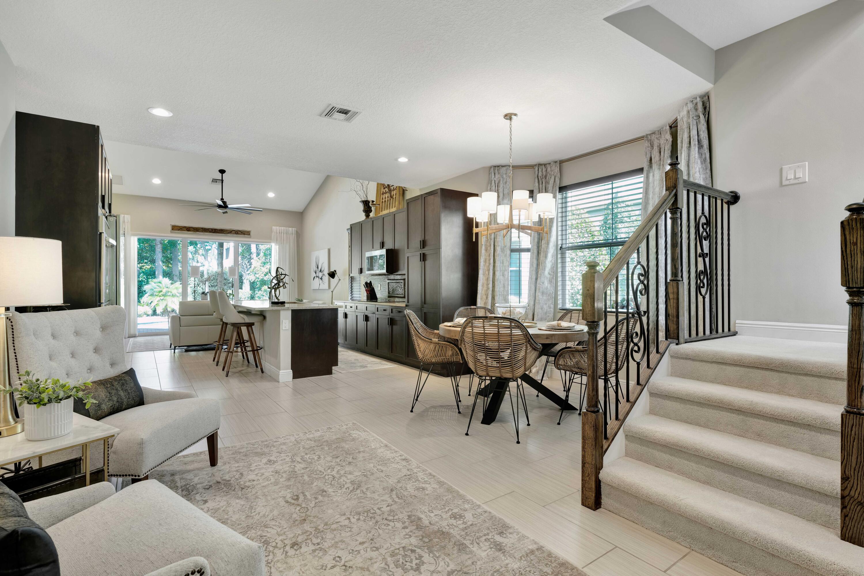 114 Diamante Way