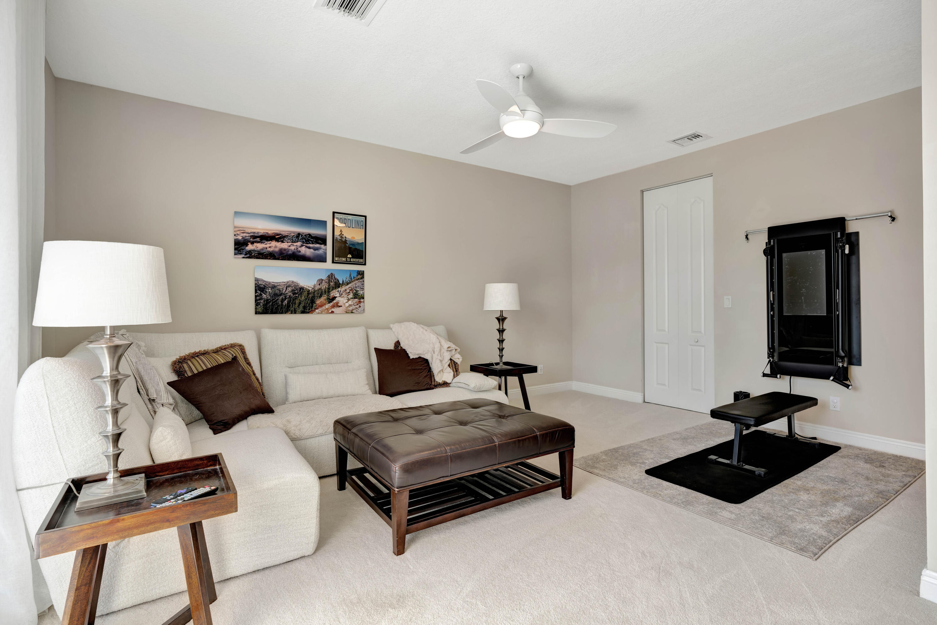 114 Diamante Way
