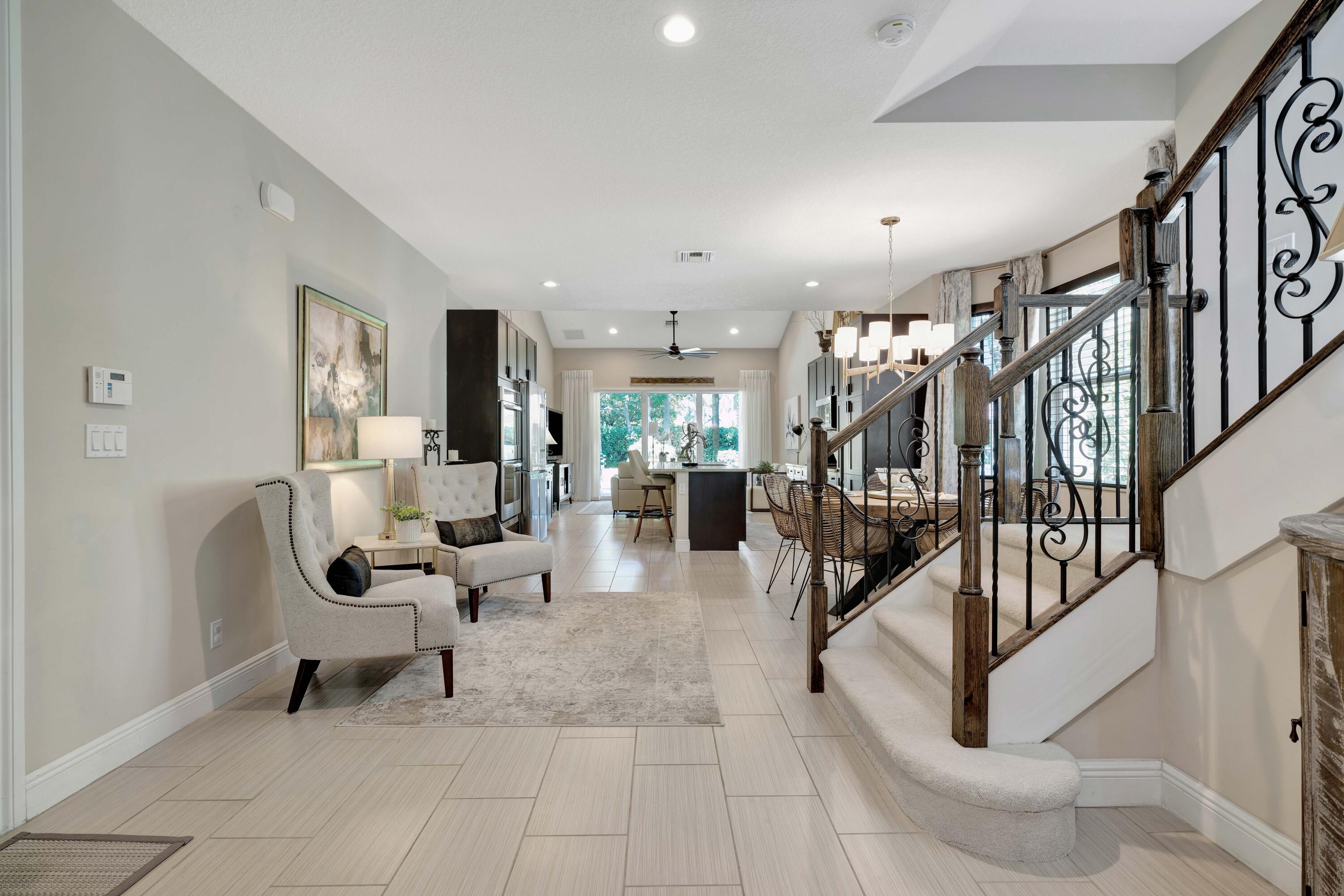 114 Diamante Way