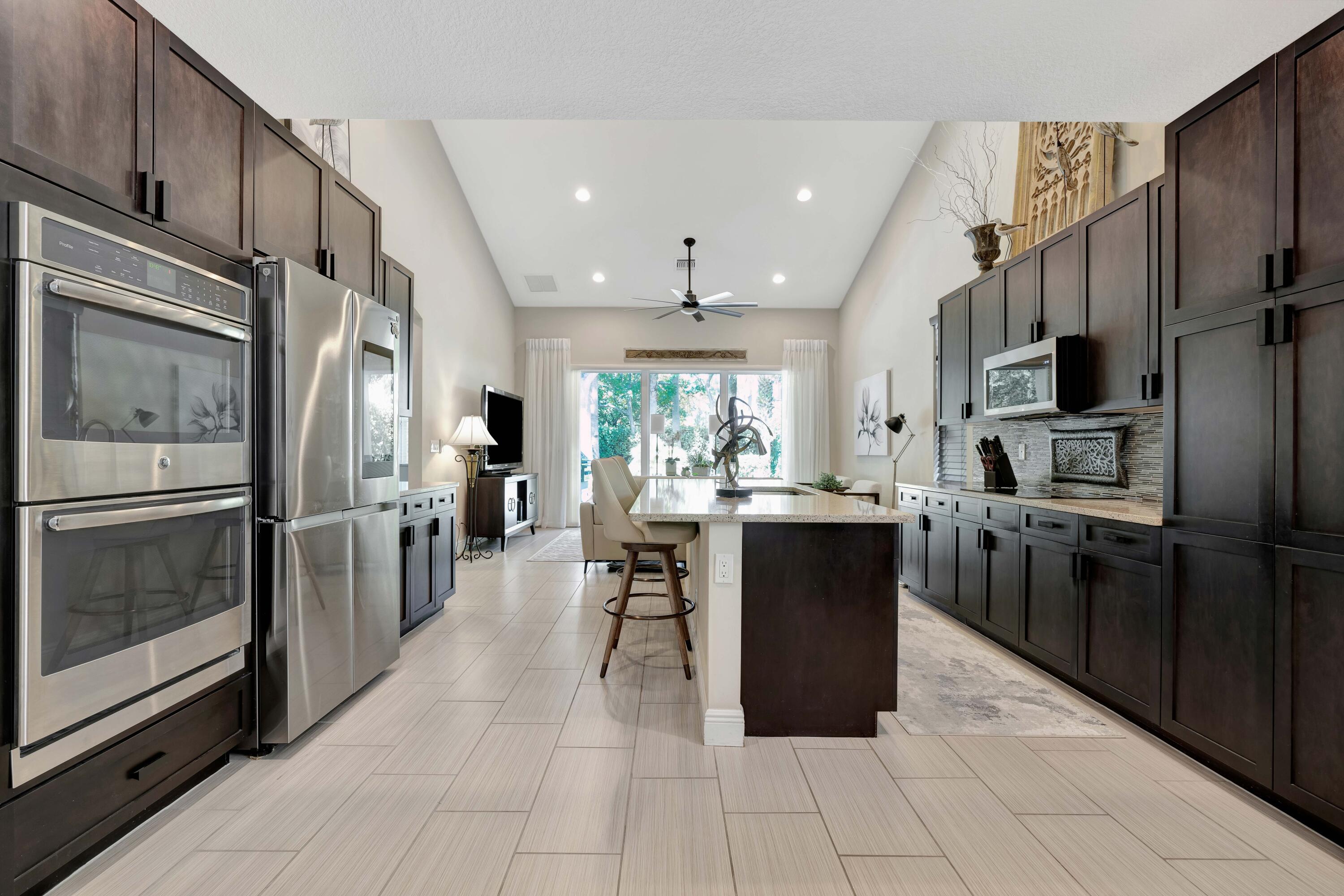 114 Diamante Way