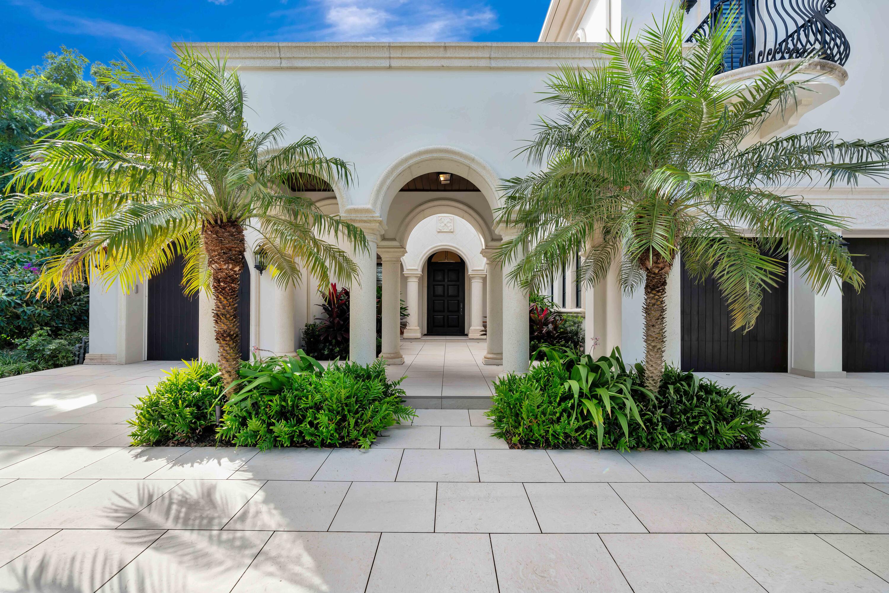 11127 Green Bayberry Drive