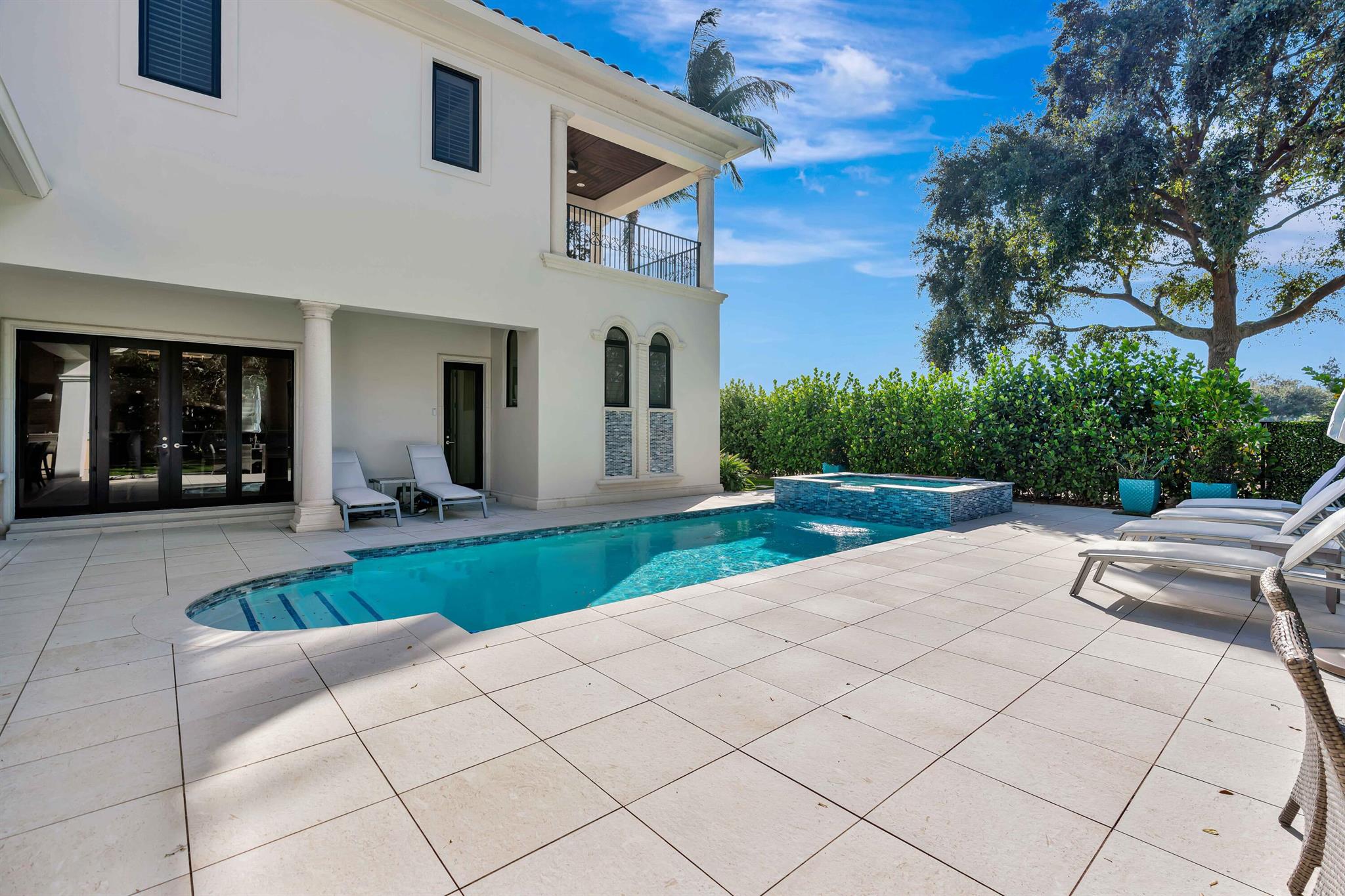 11127 Green Bayberry Drive