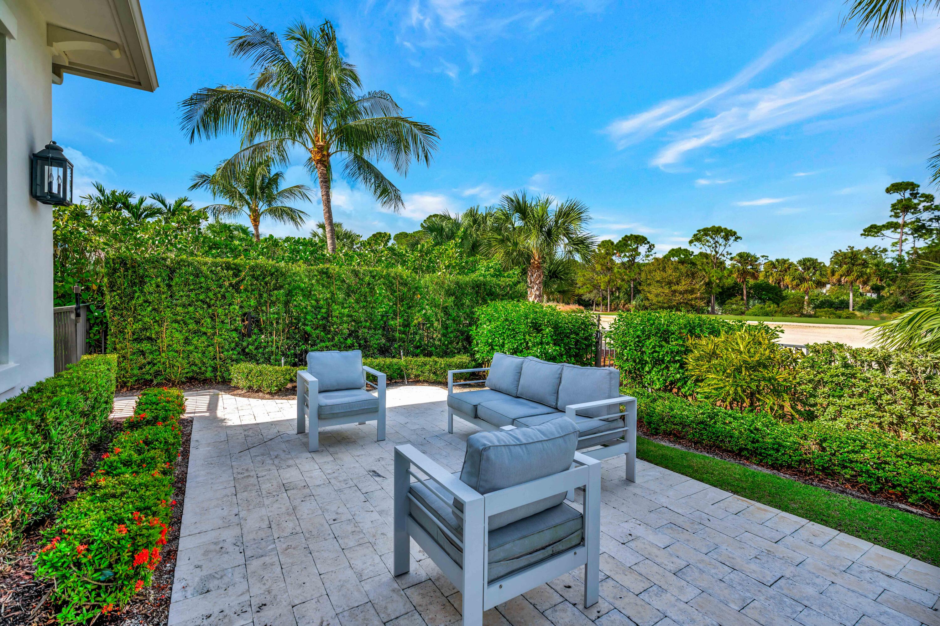 12113 Plantation Way