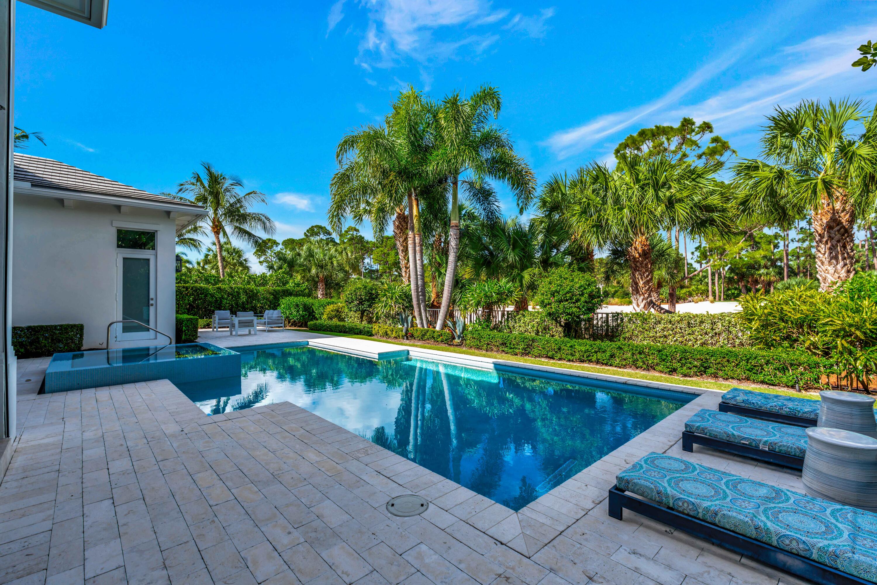 12113 Plantation Way