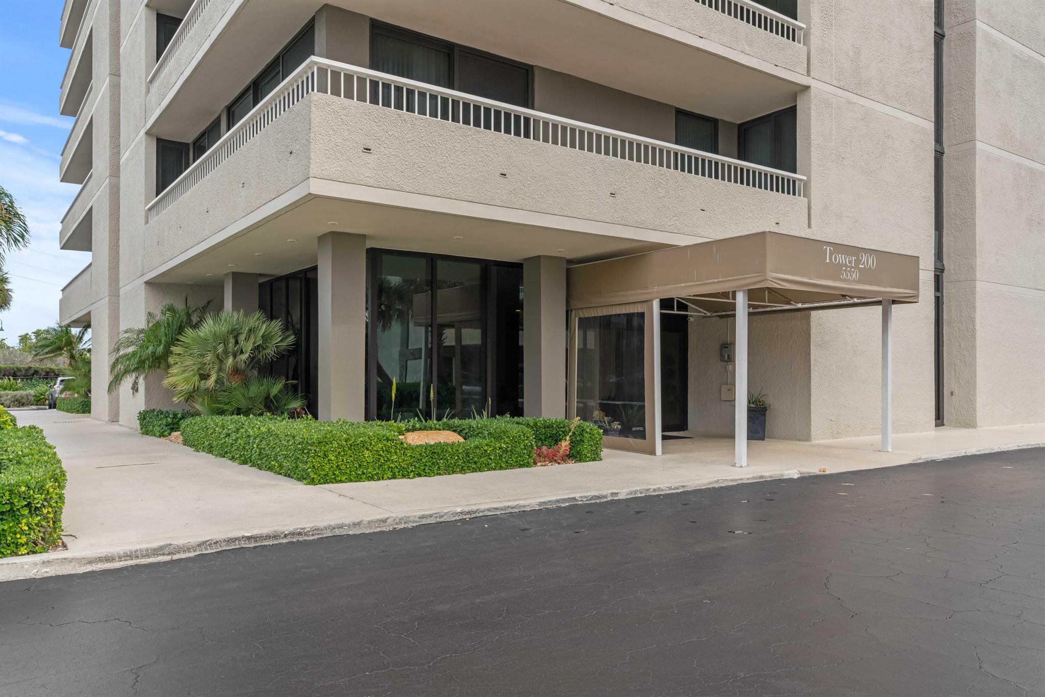 5550 N Ocean Drive 5c