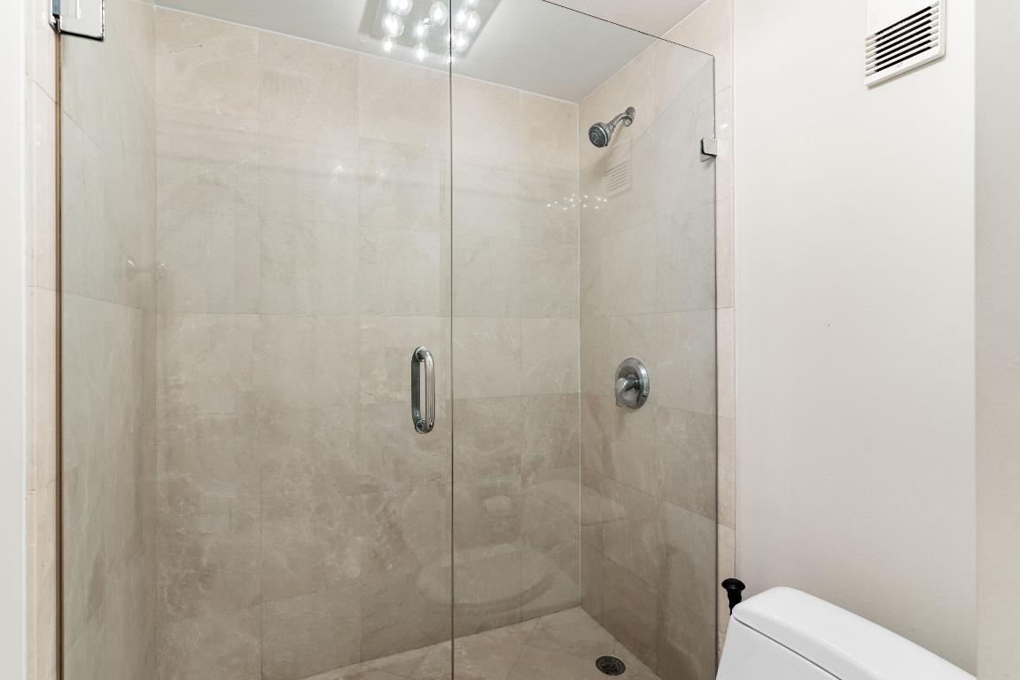 5550 N Ocean Drive 5c